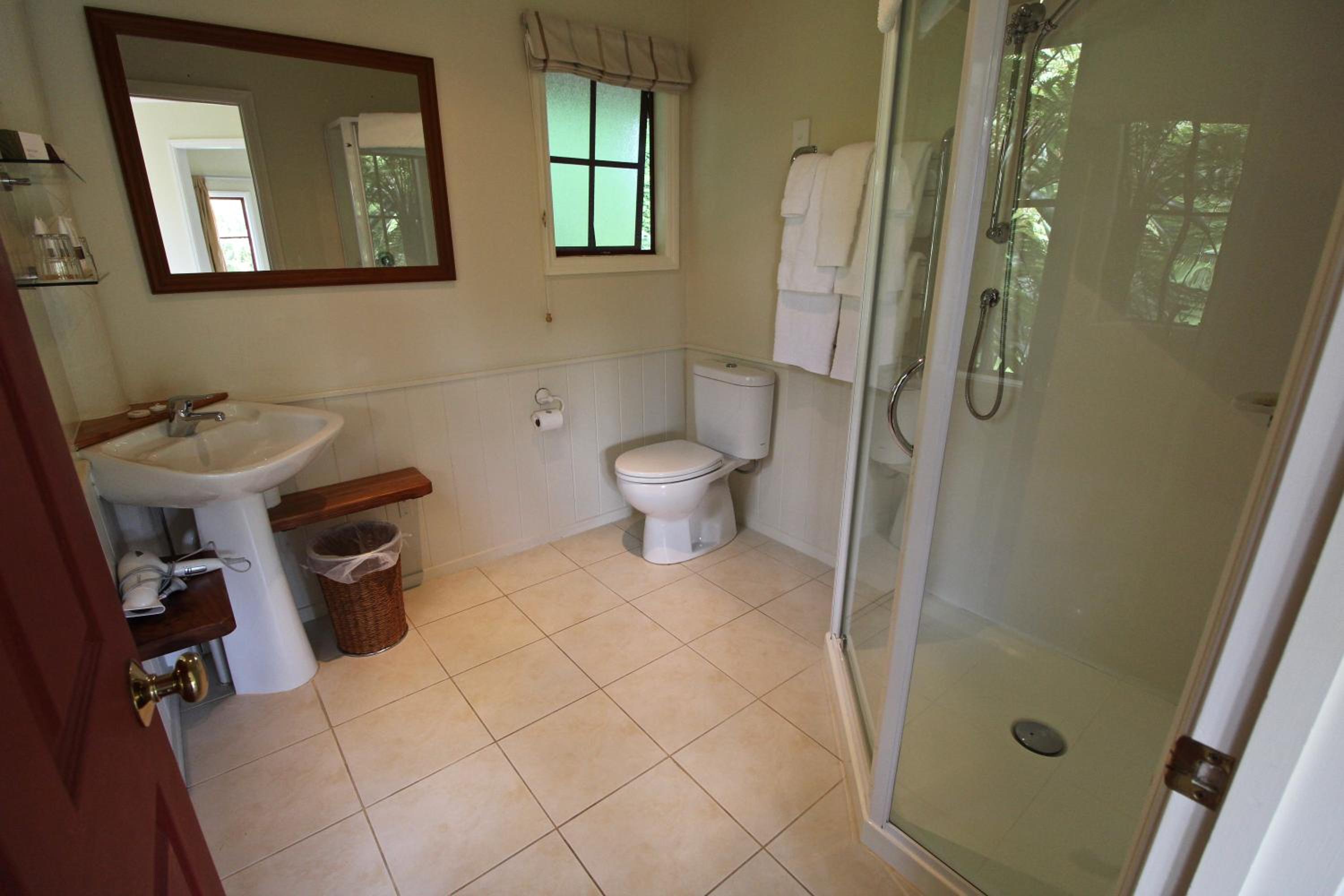 Superior King Suite photo 2