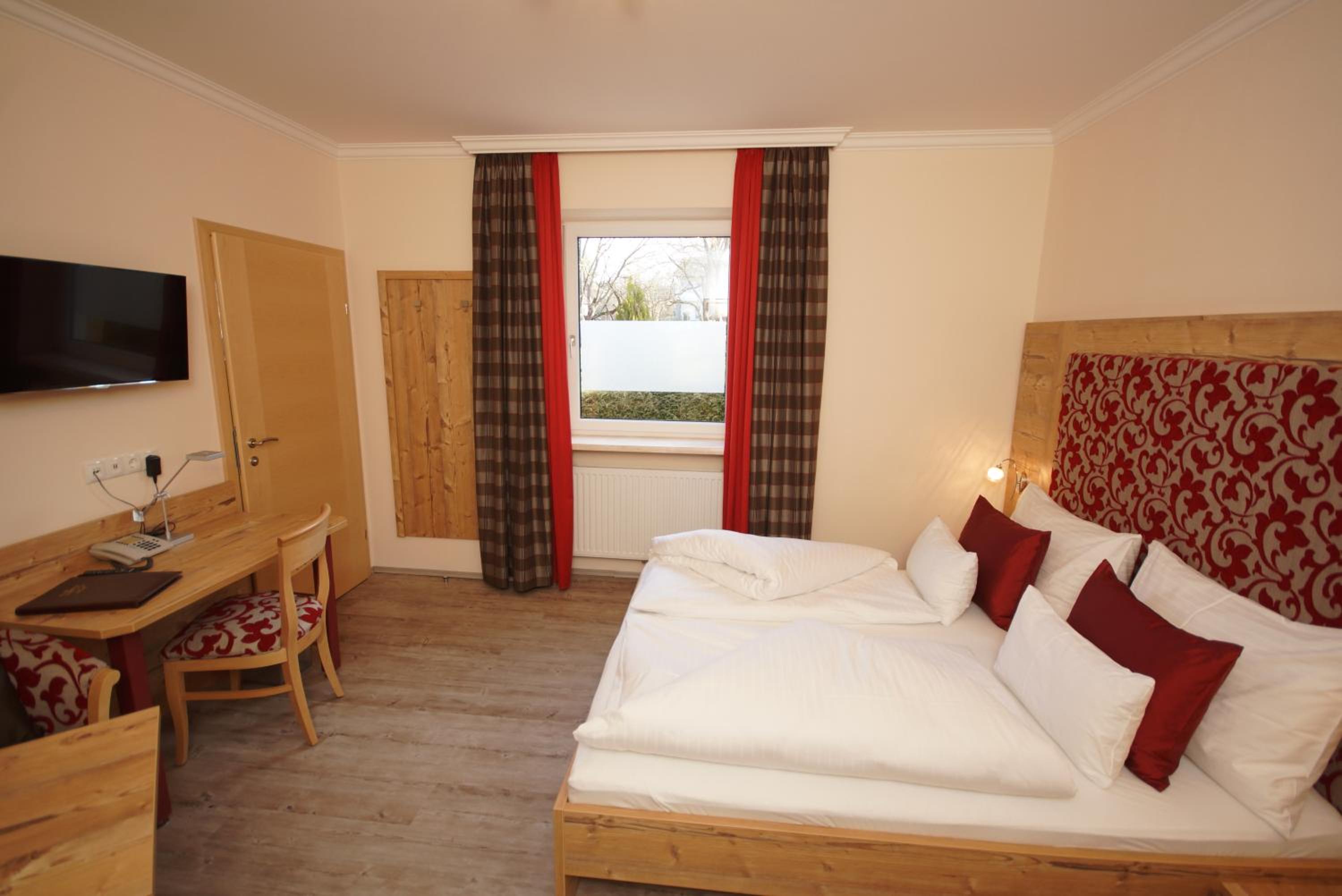 Wellness Room with Infrared Cabin incl. Parking if available photo 2