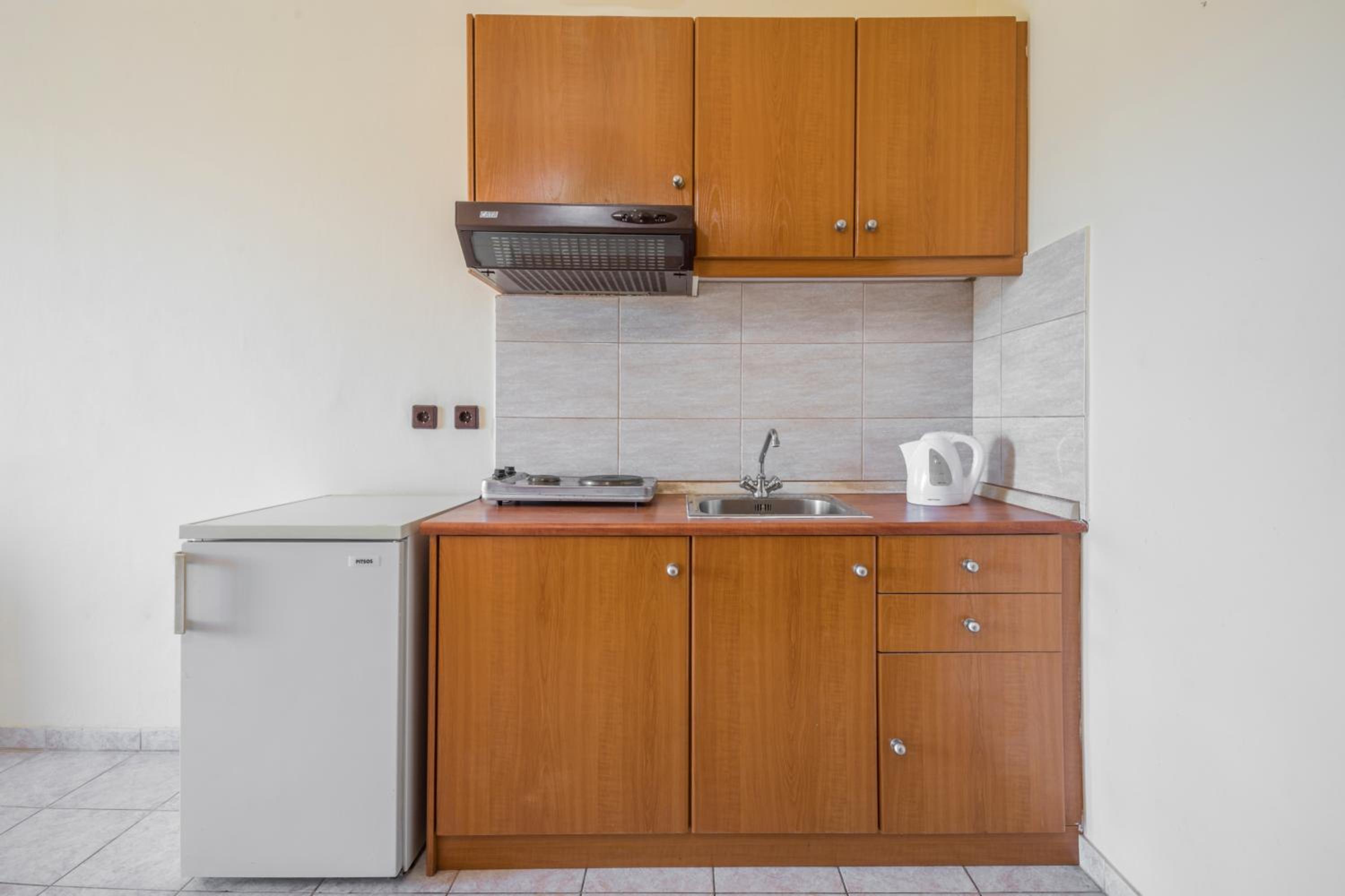 Studio (2 Adults) - Photo 3