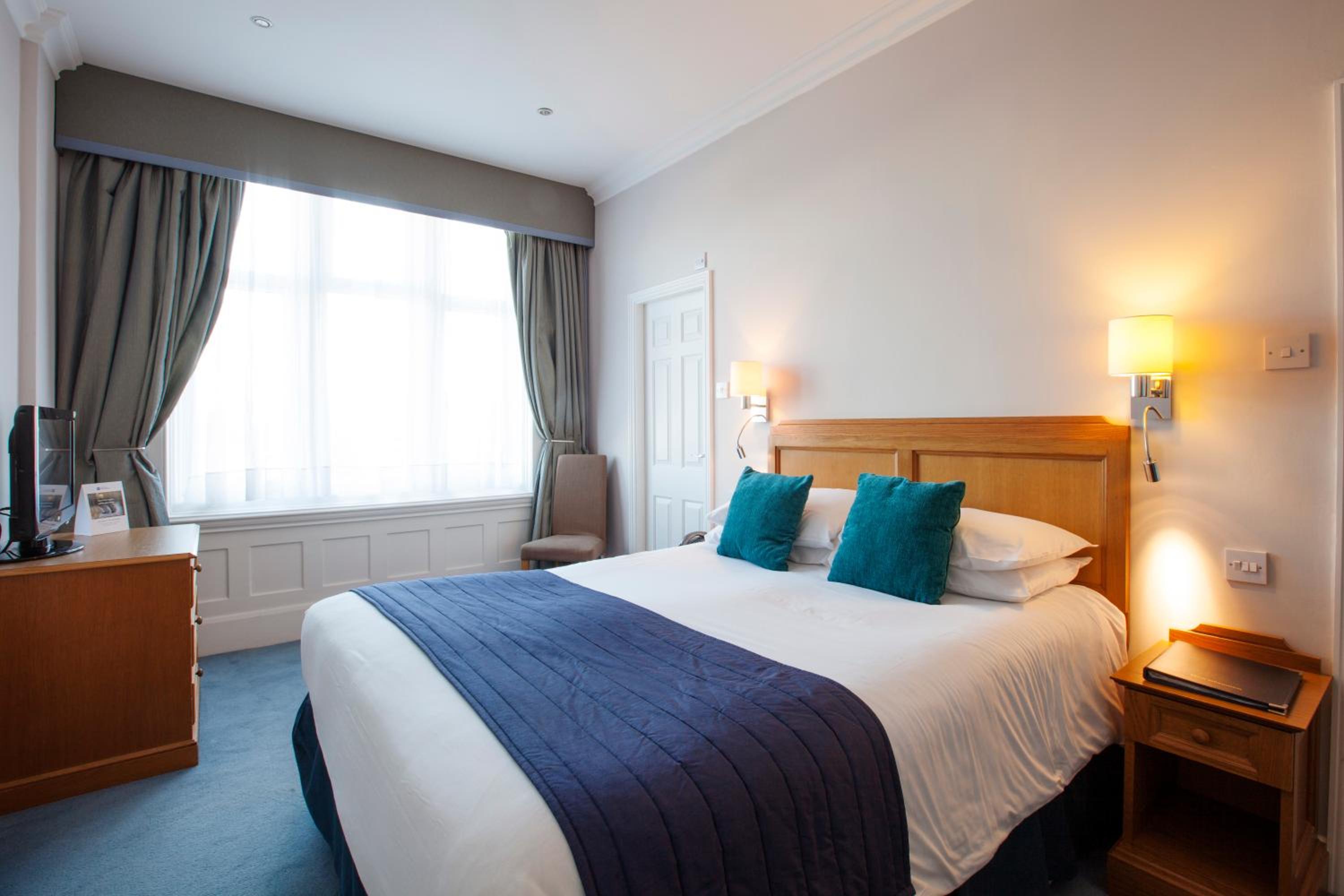 Standard Double Room - Photo 8