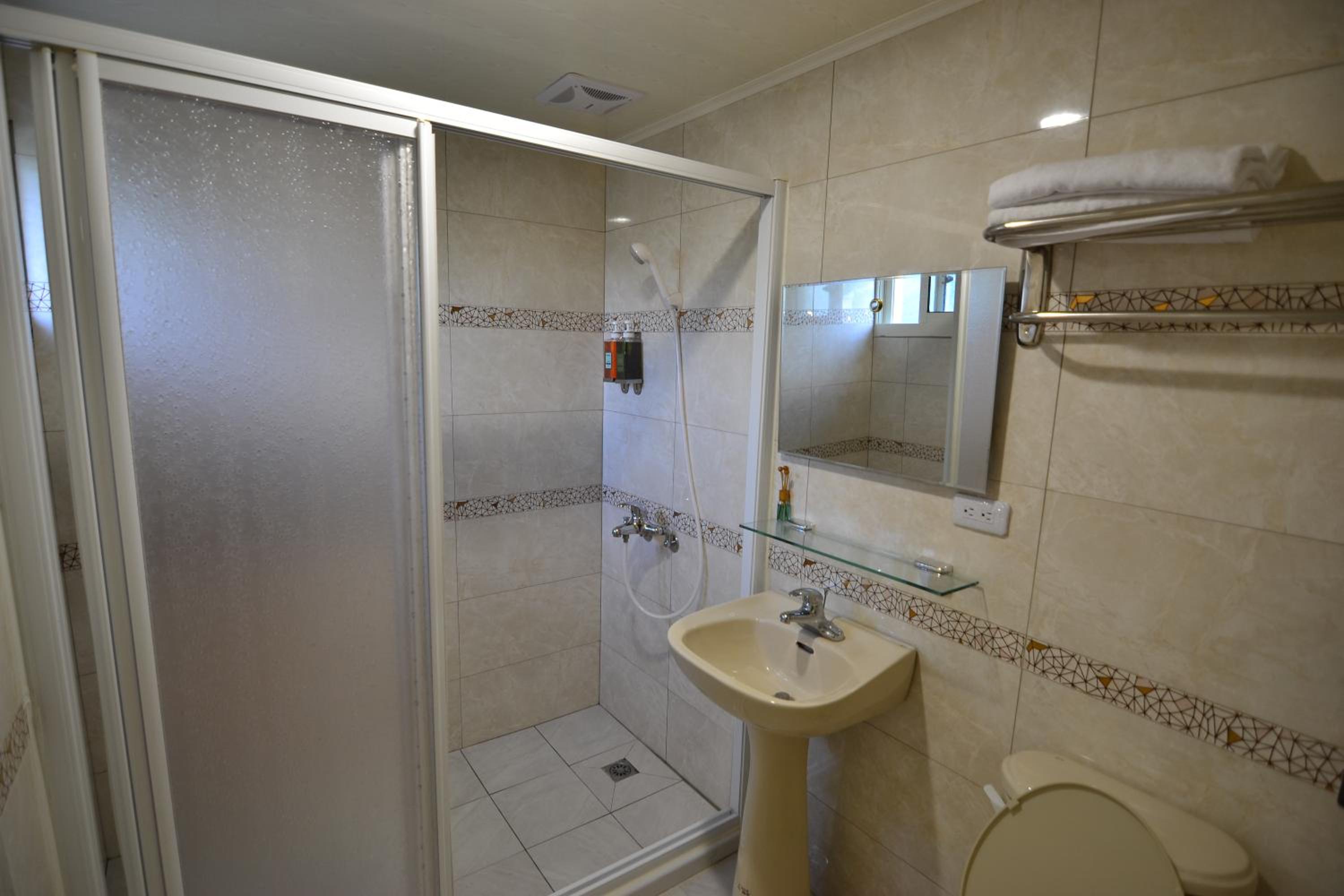 Family Room with Bathroom photo 2