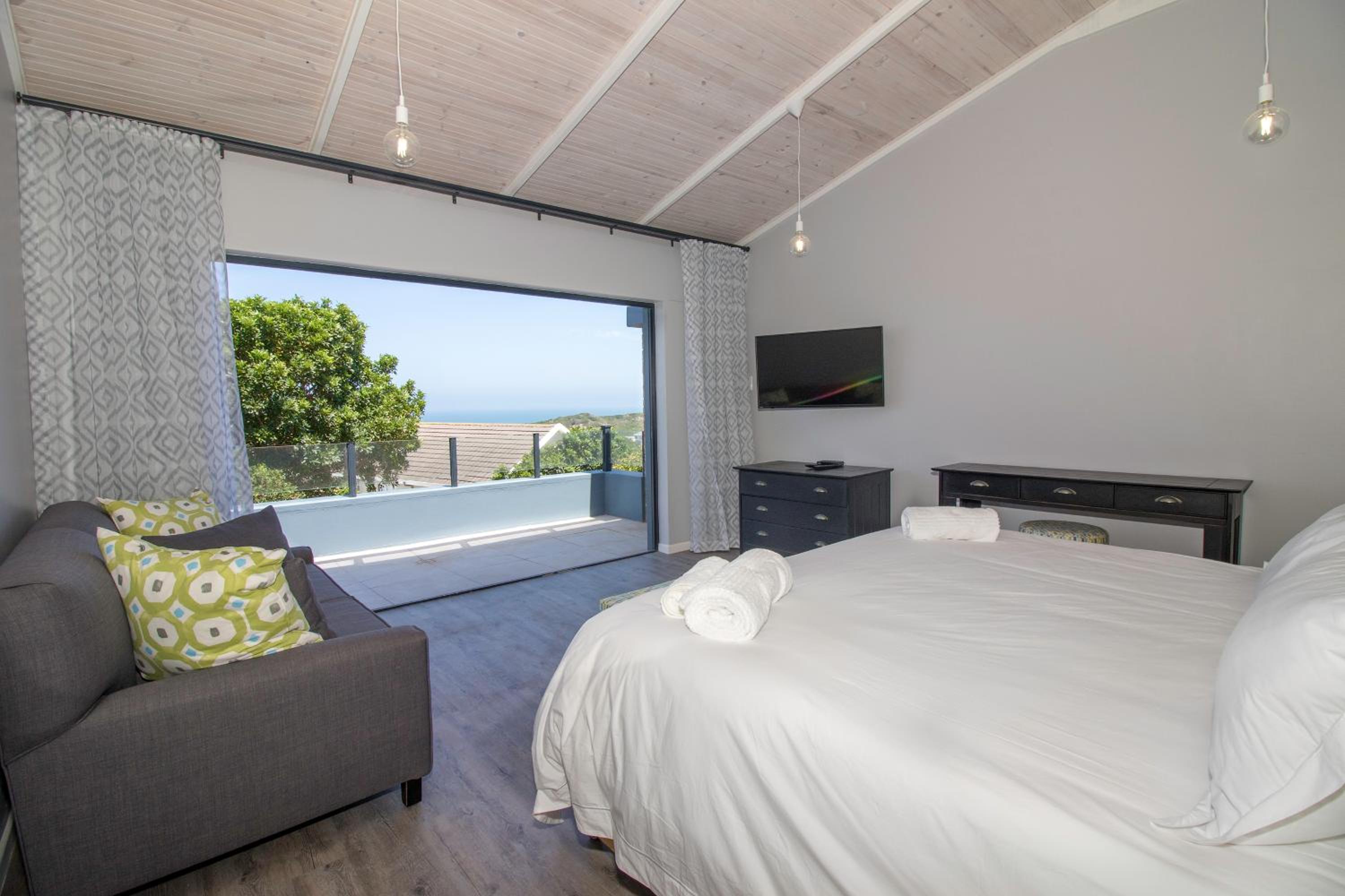 Deluxe Double or Twin Room with Sea View - Photo 1