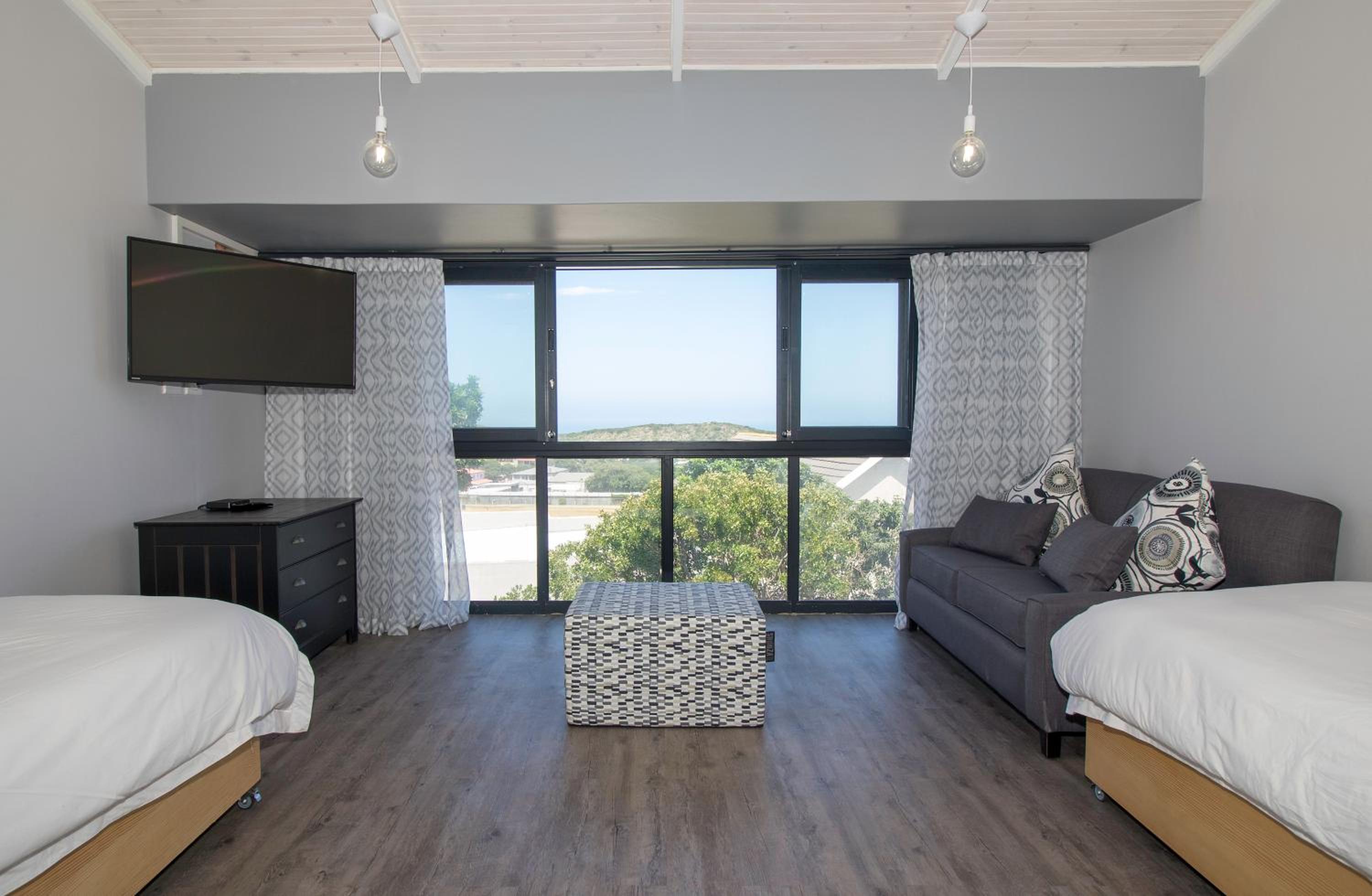 Deluxe Double or Twin Room with Sea View - Photo 10