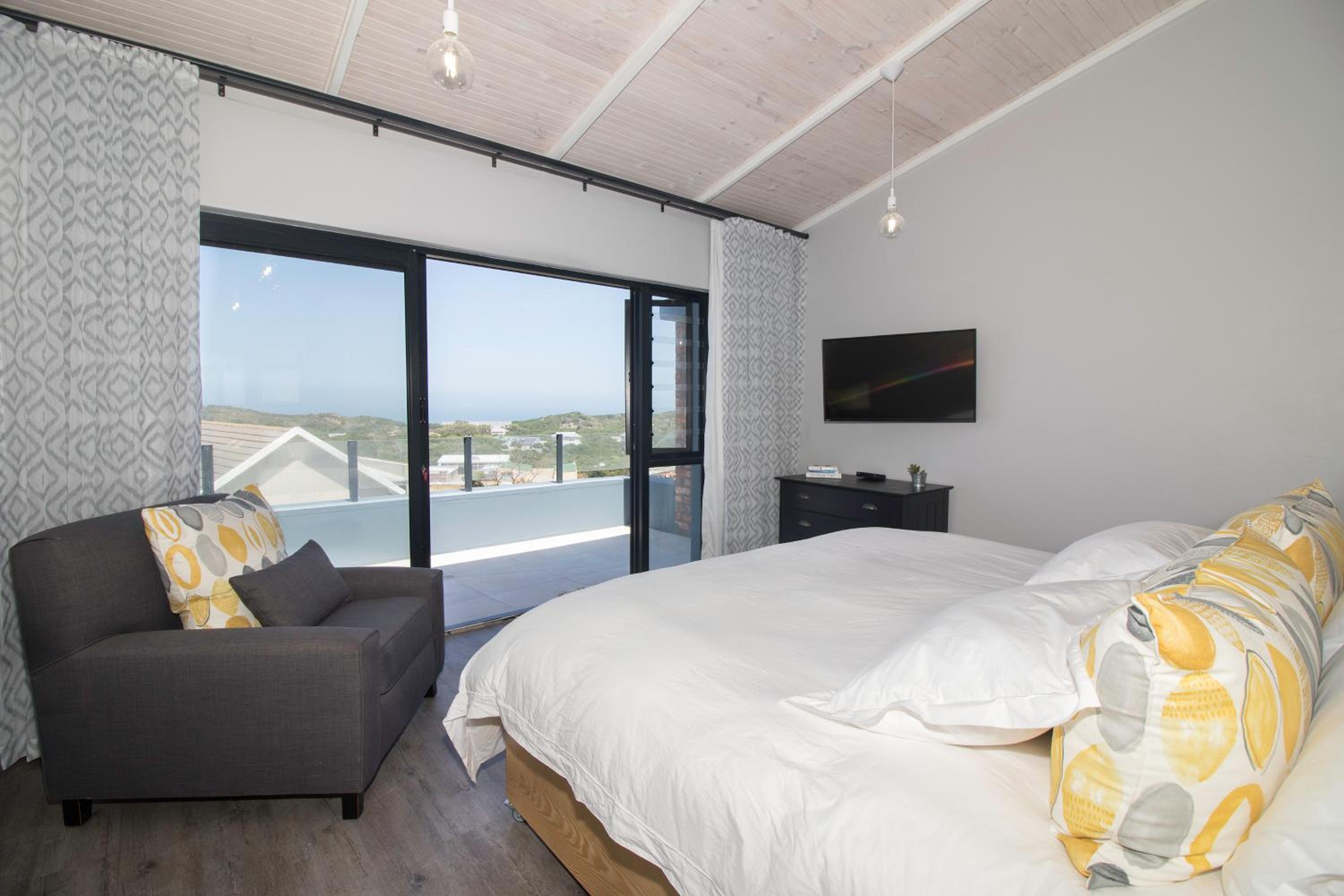 Deluxe Double or Twin Room with Sea View - Photo 3