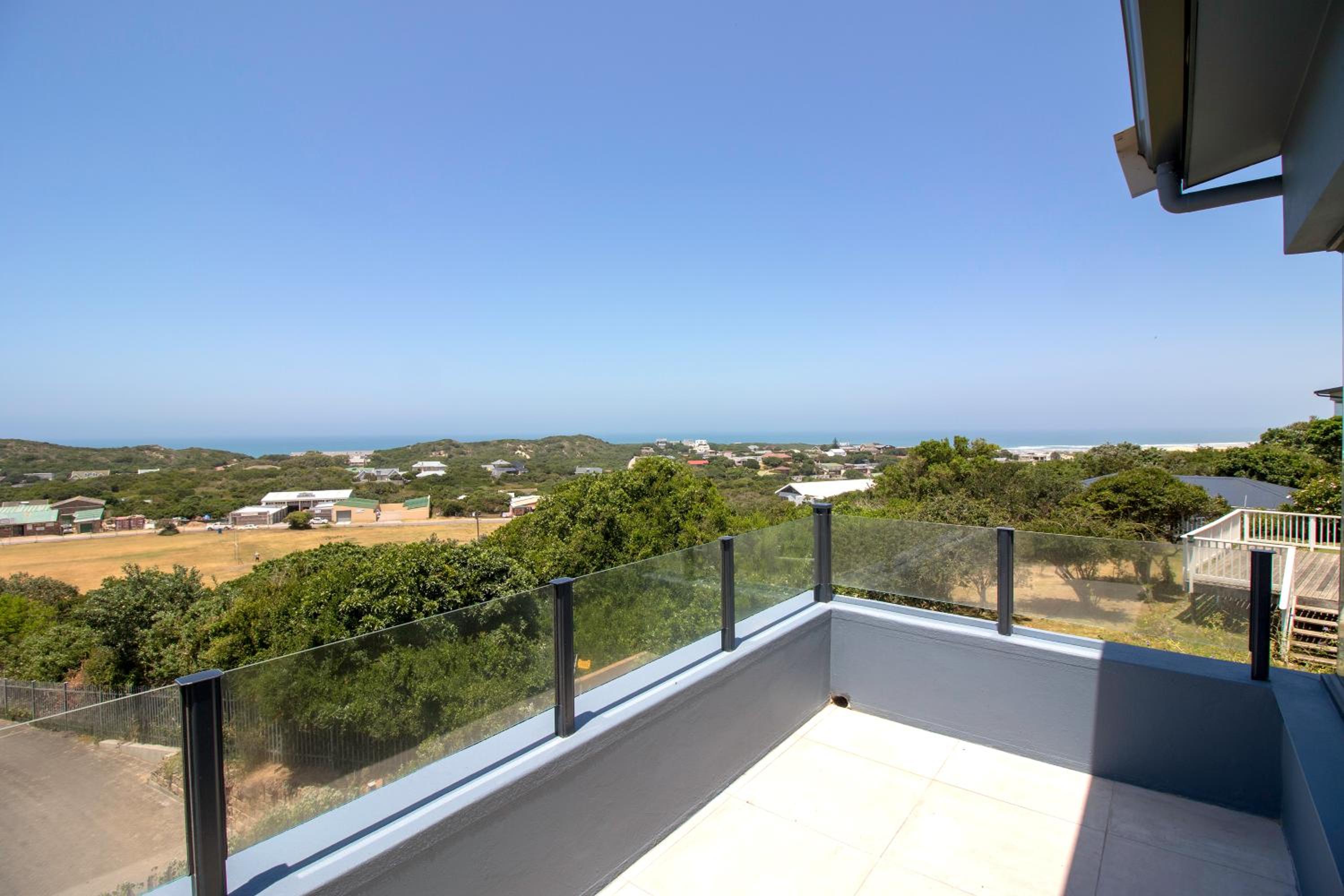 Deluxe Double or Twin Room with Sea View - Photo 14