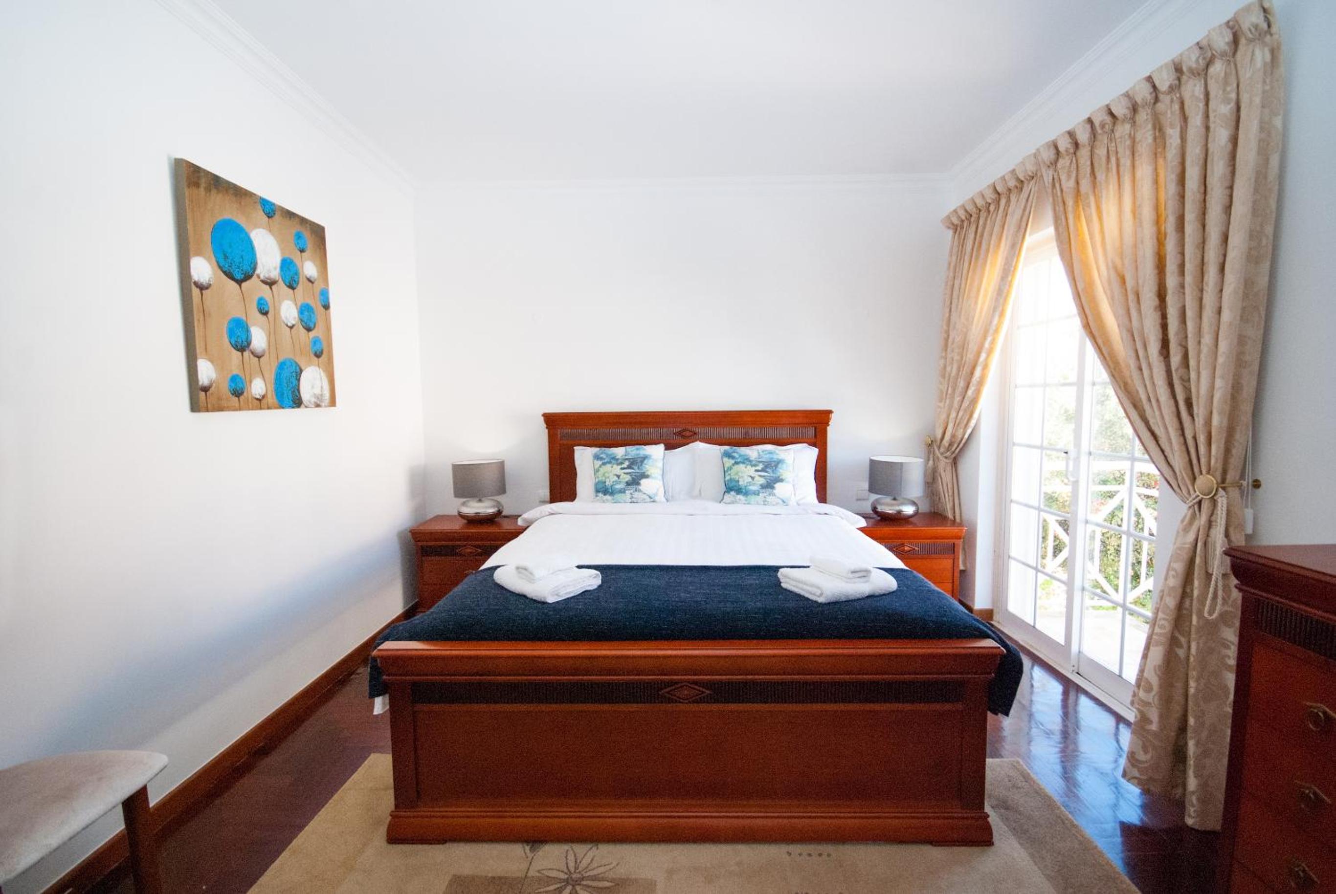 Double Room with Shared Bathroom photo 3