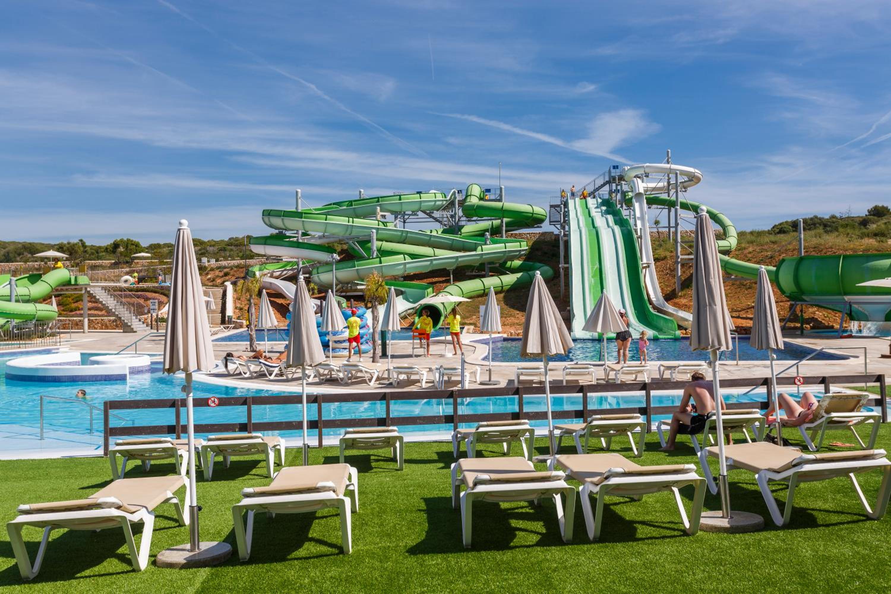 Habitación Doble con Vista al Mar - Acceso al Parque Acuático incluido (2 Adultos + 1 Niño)