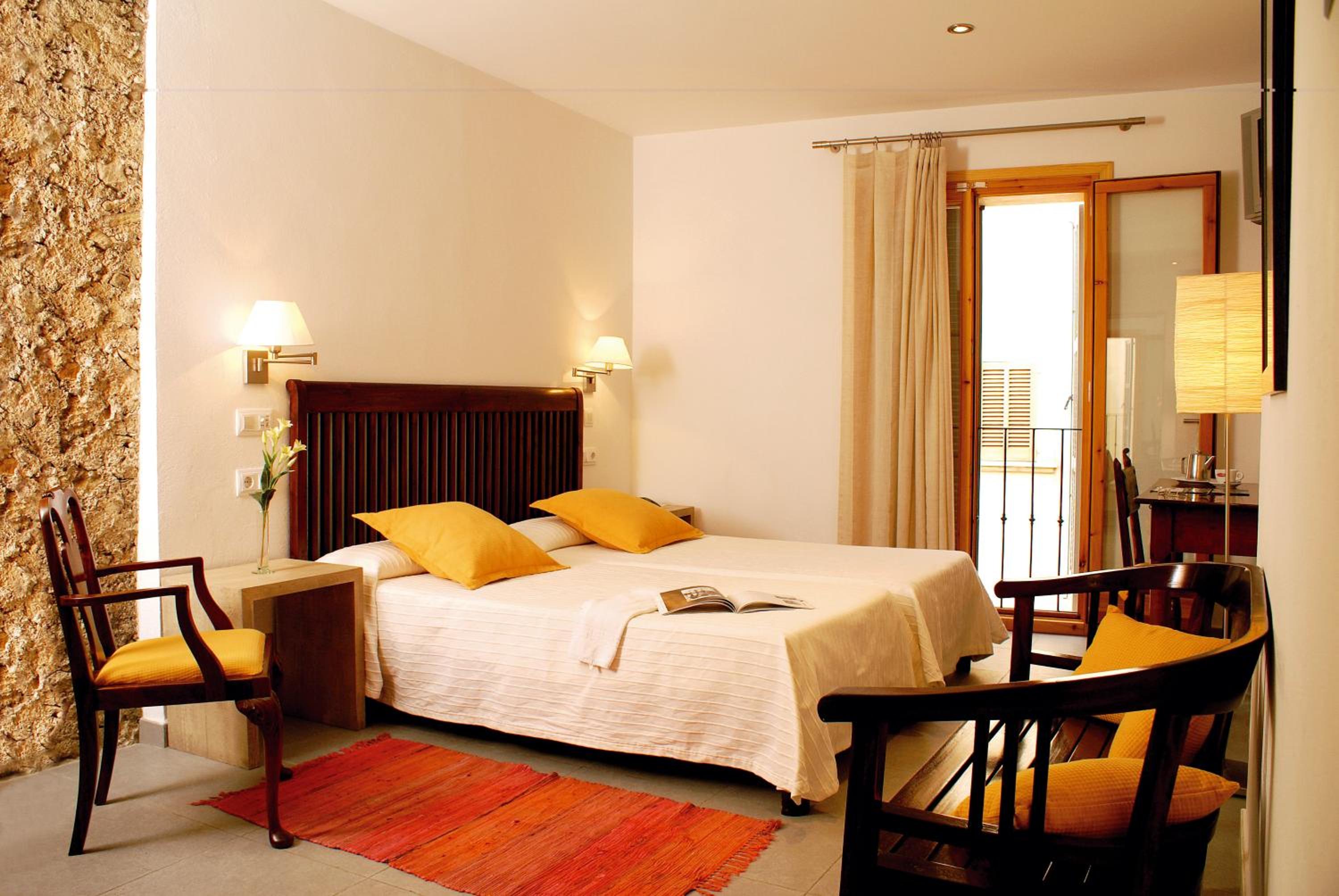 Double Room - Photo 7