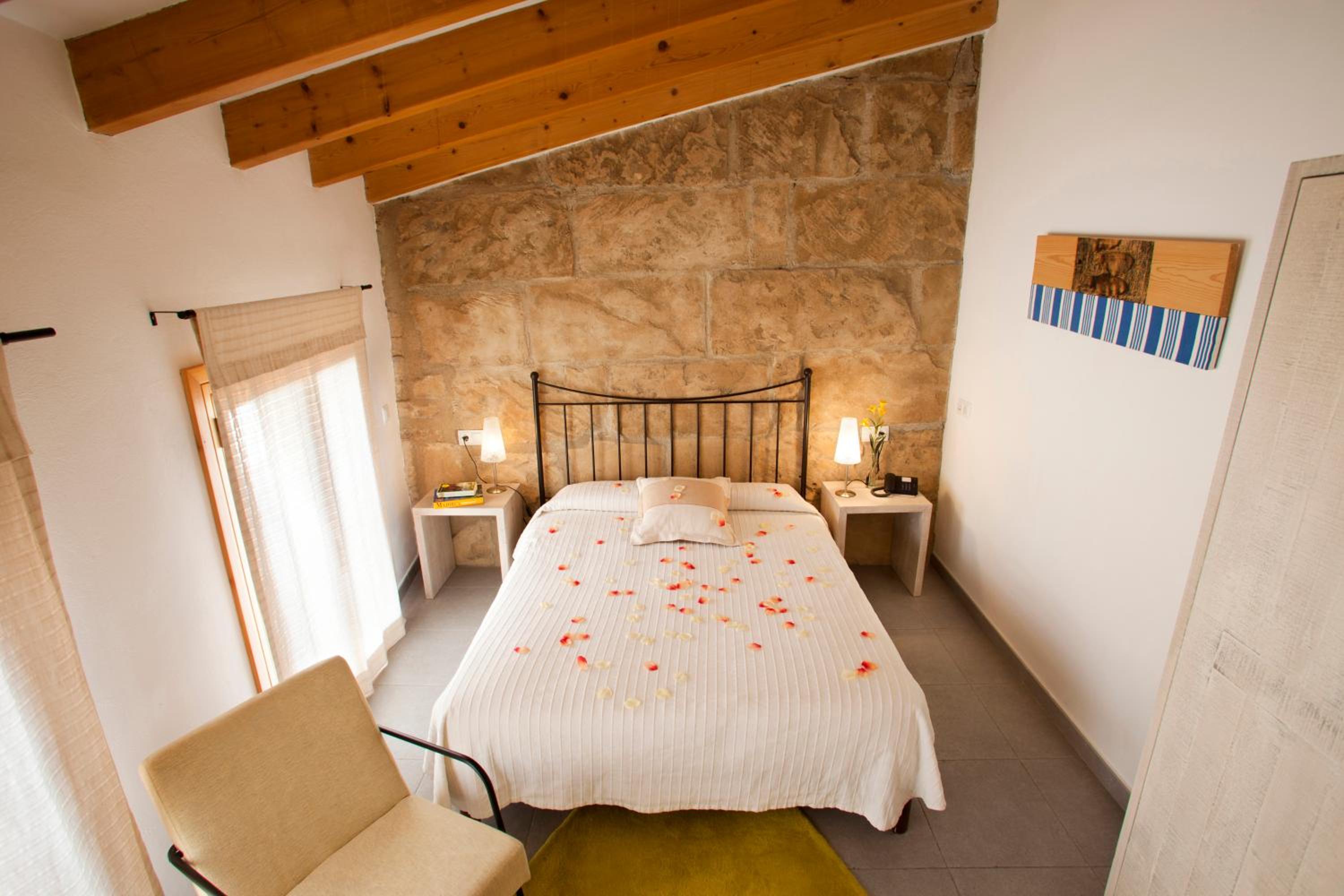 Double Room - Photo 5