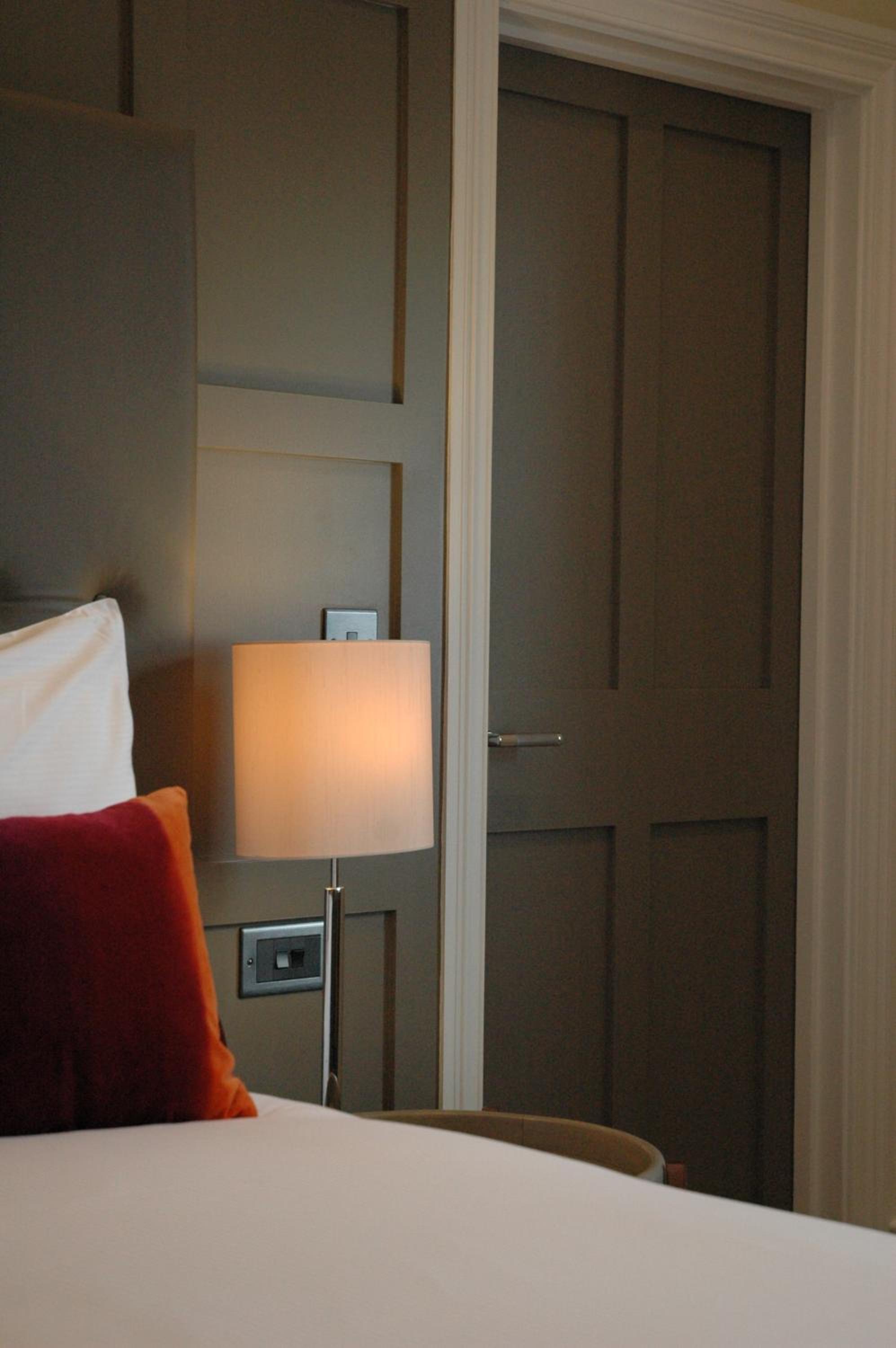 Luxury Suite - Photo 7
