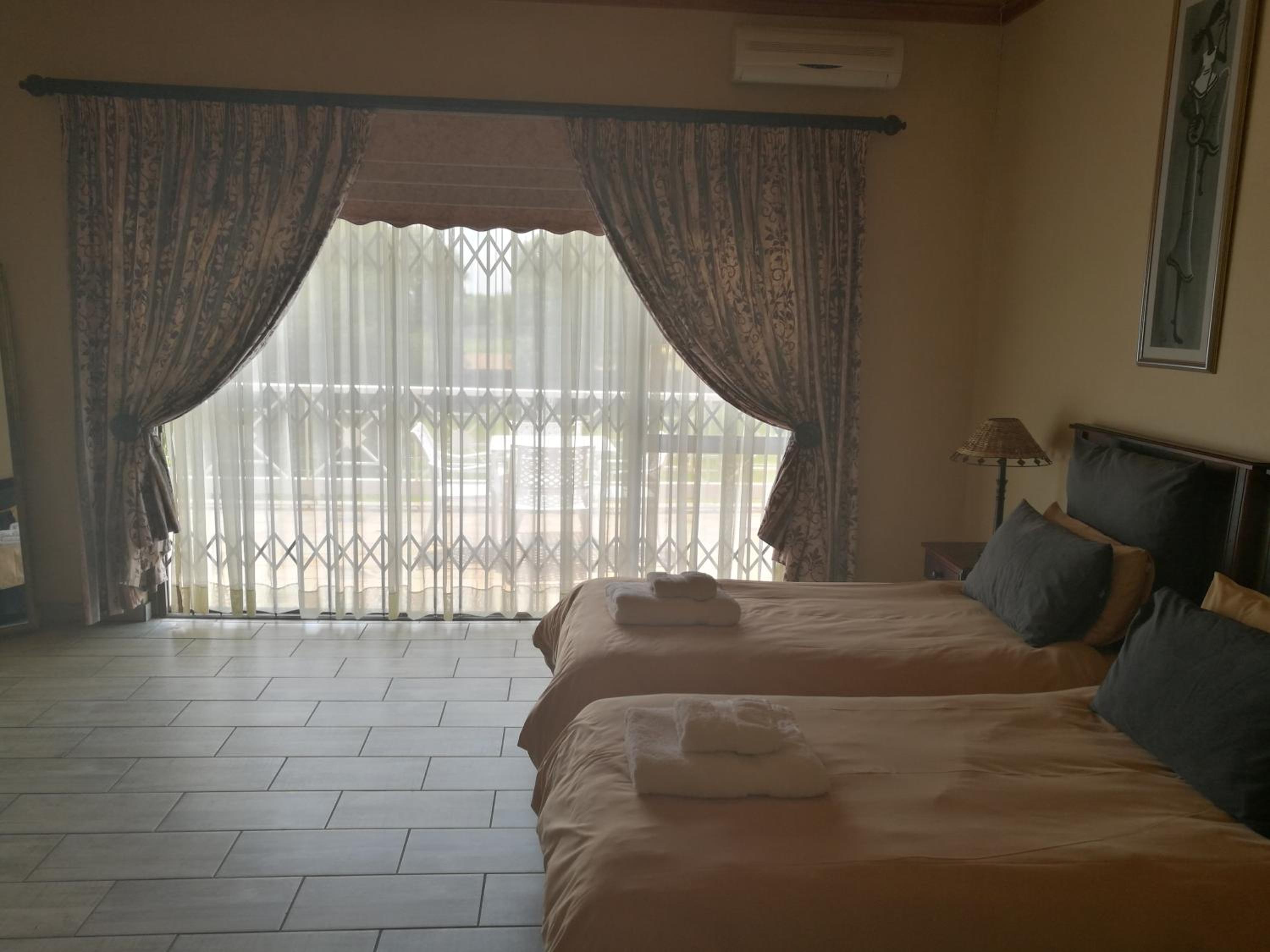 Triple Room with Bathroom - Photo 3
