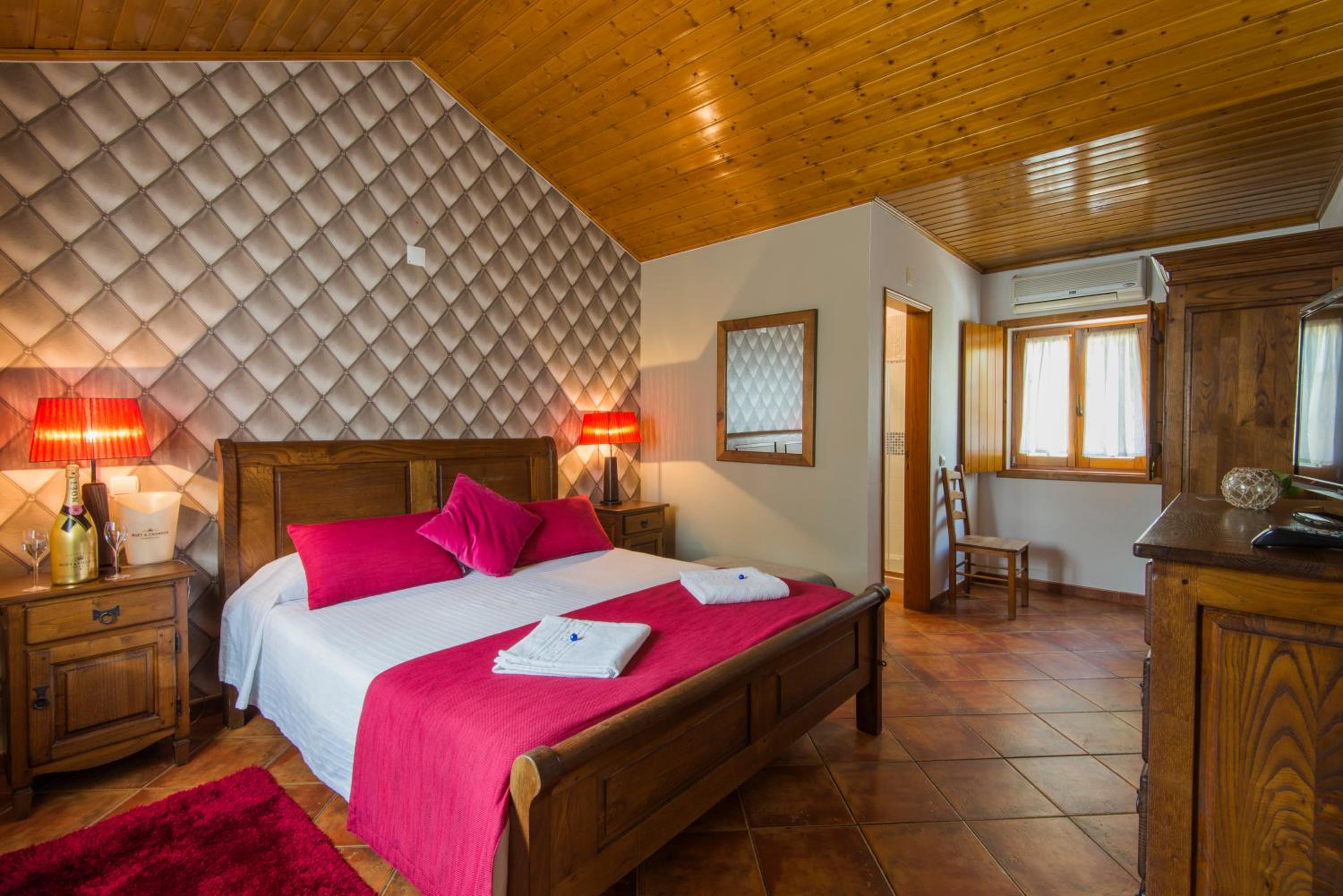 Double Room - Photo 4