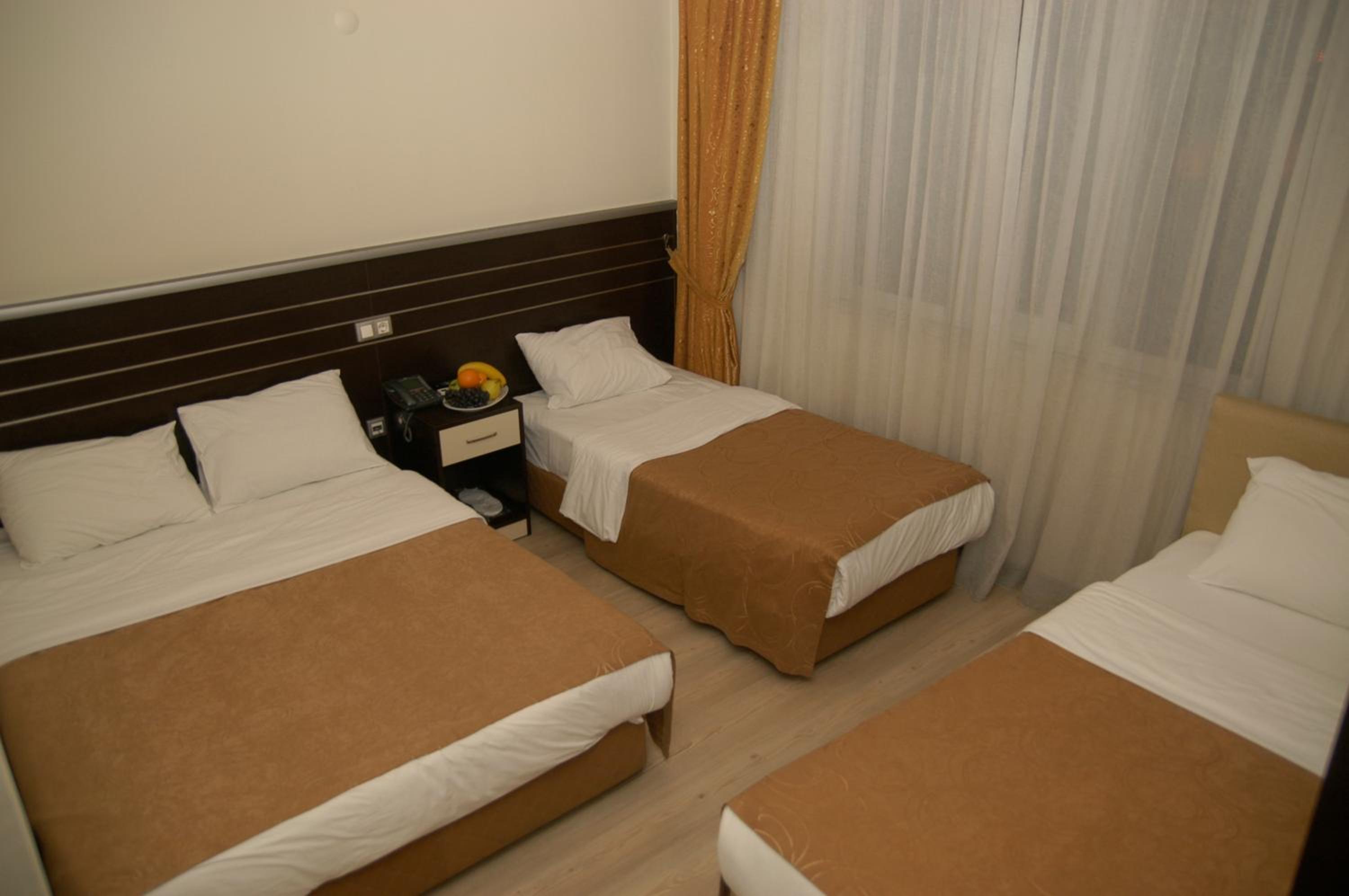 Economy Quadruple Room photo 2