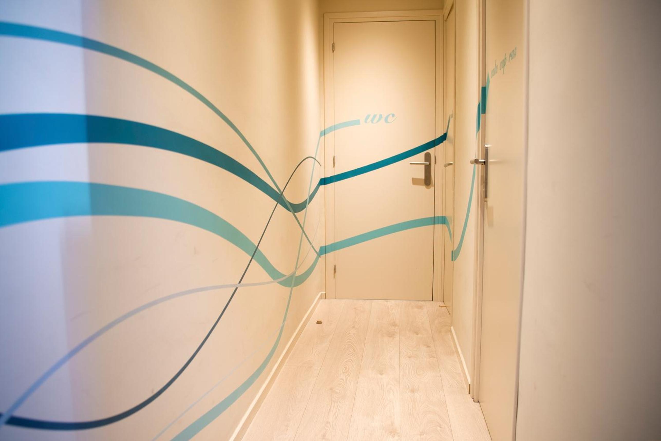 Twin Room with Shared Bathroom photo 2