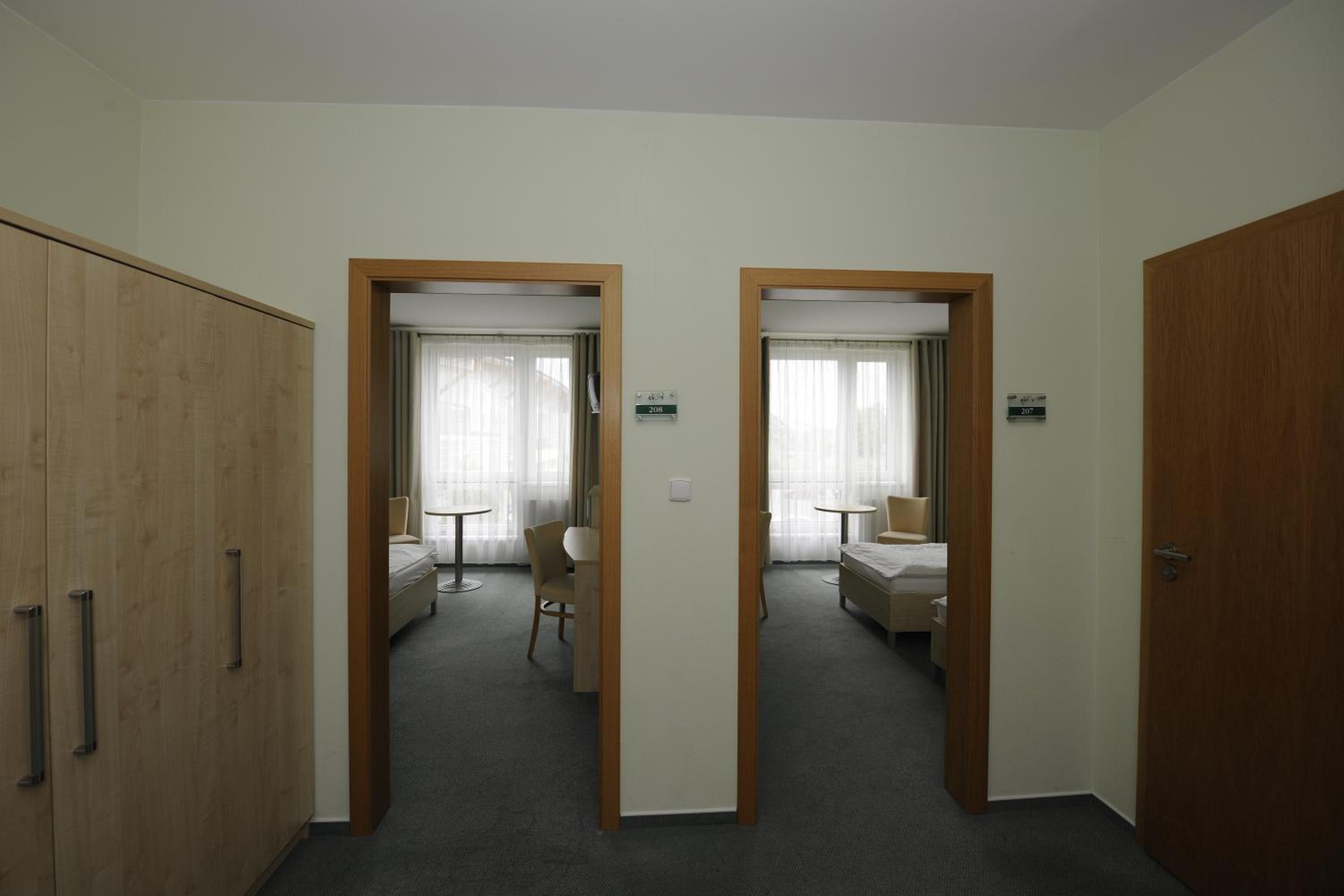 Two-Bedroom Suite (4 Adults) photo 2