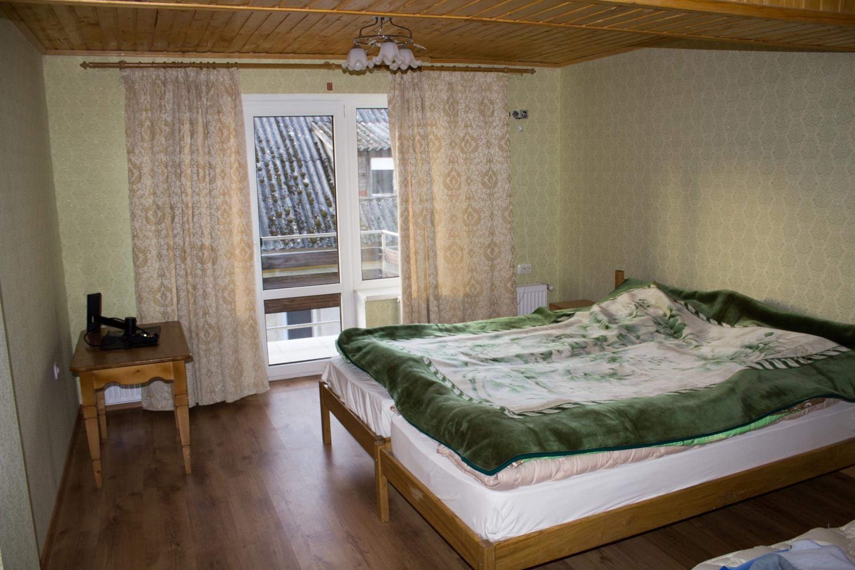 Basic Triple Room photo 3
