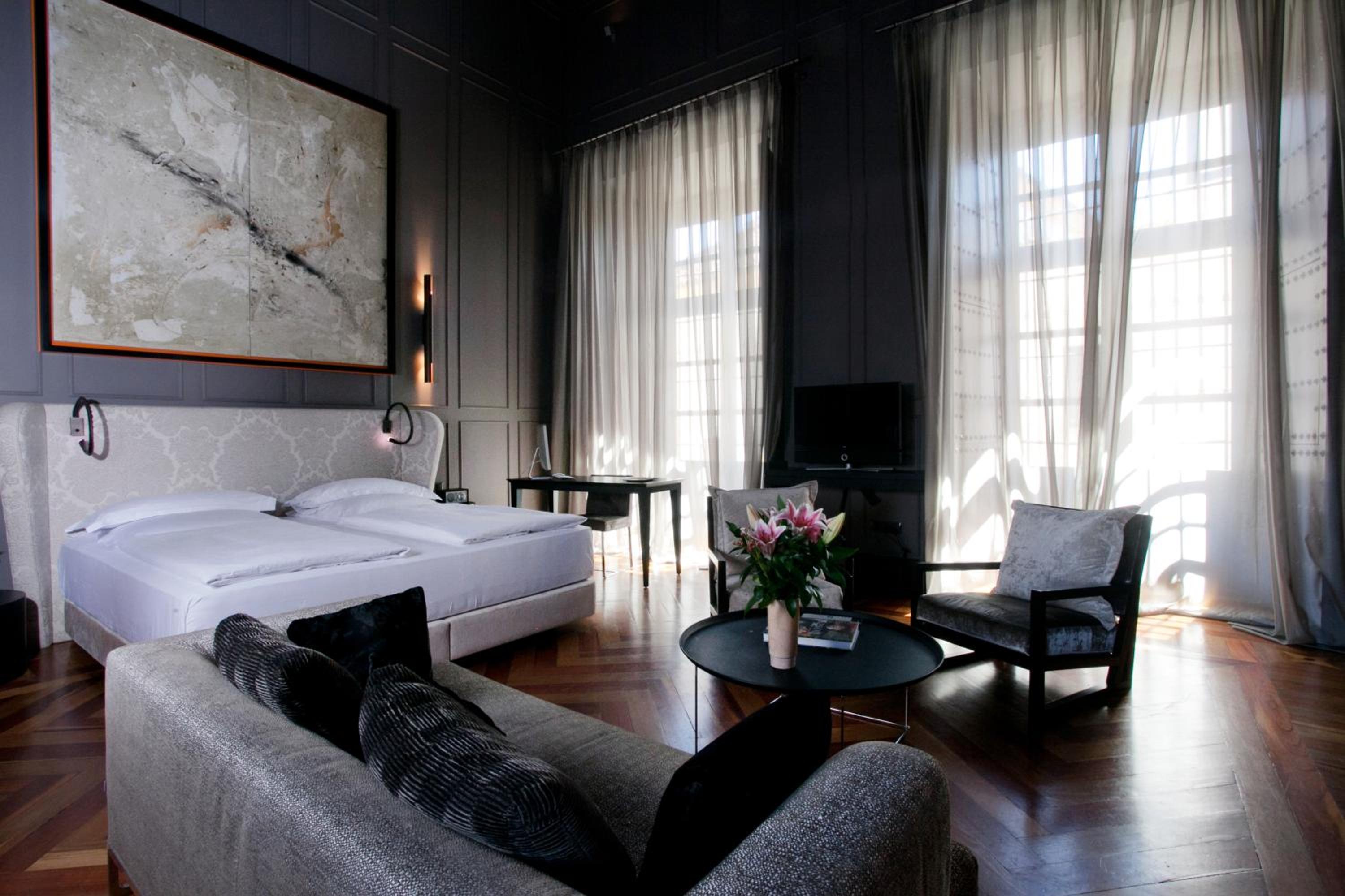Suite - Photo 4