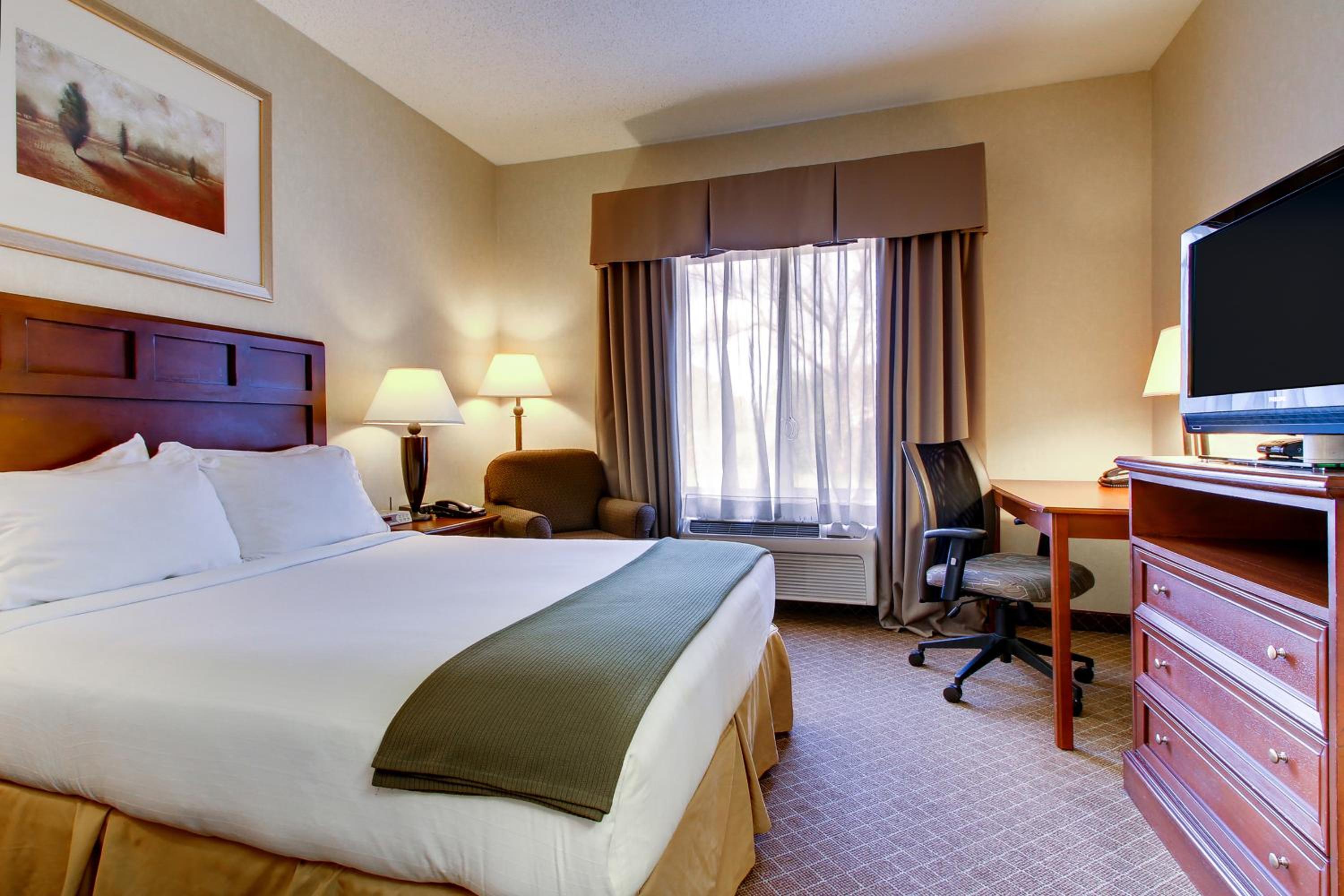 Queen Room - Mobility Access/Non-Smoking - Photo 6