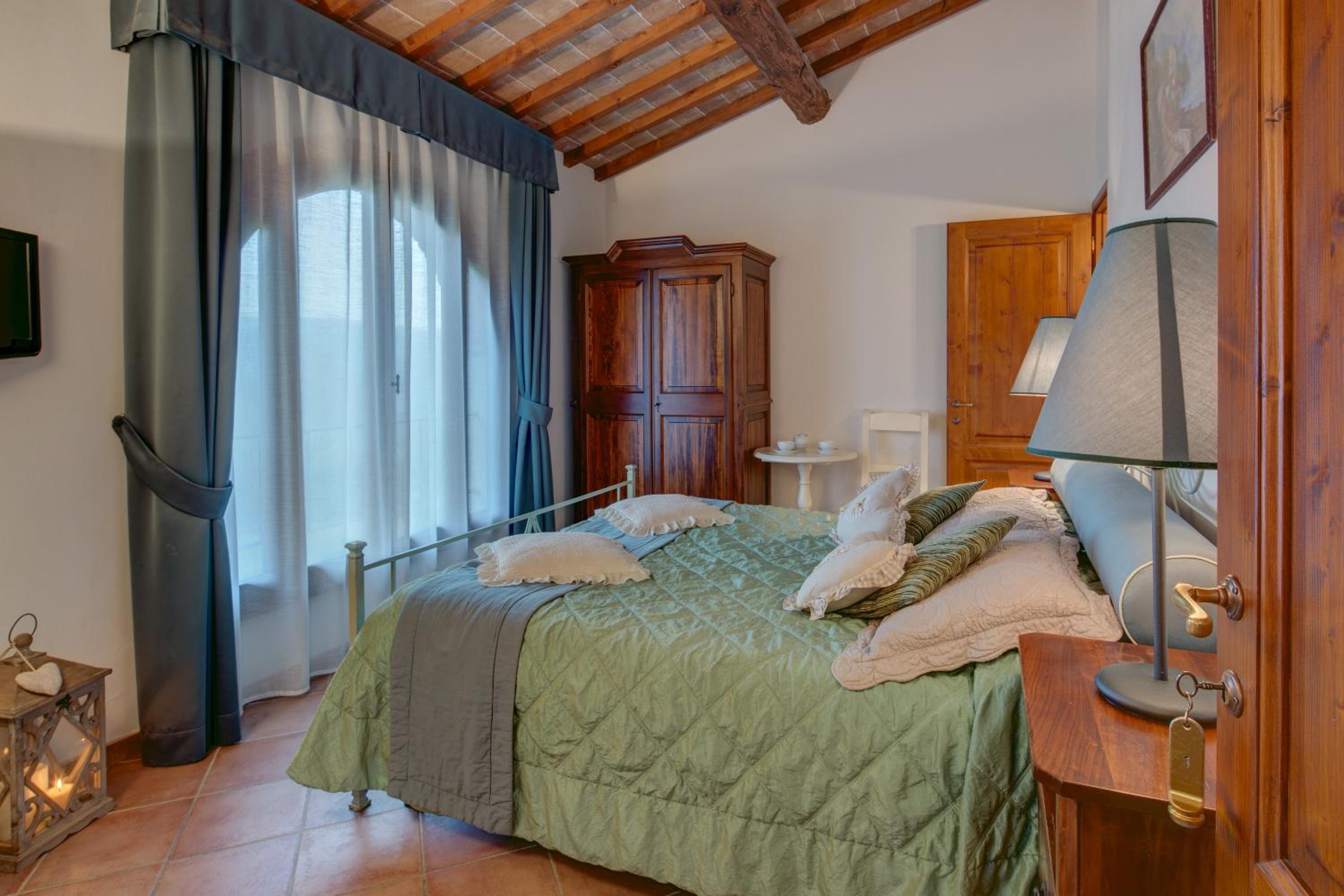 Double Room - Photo 2