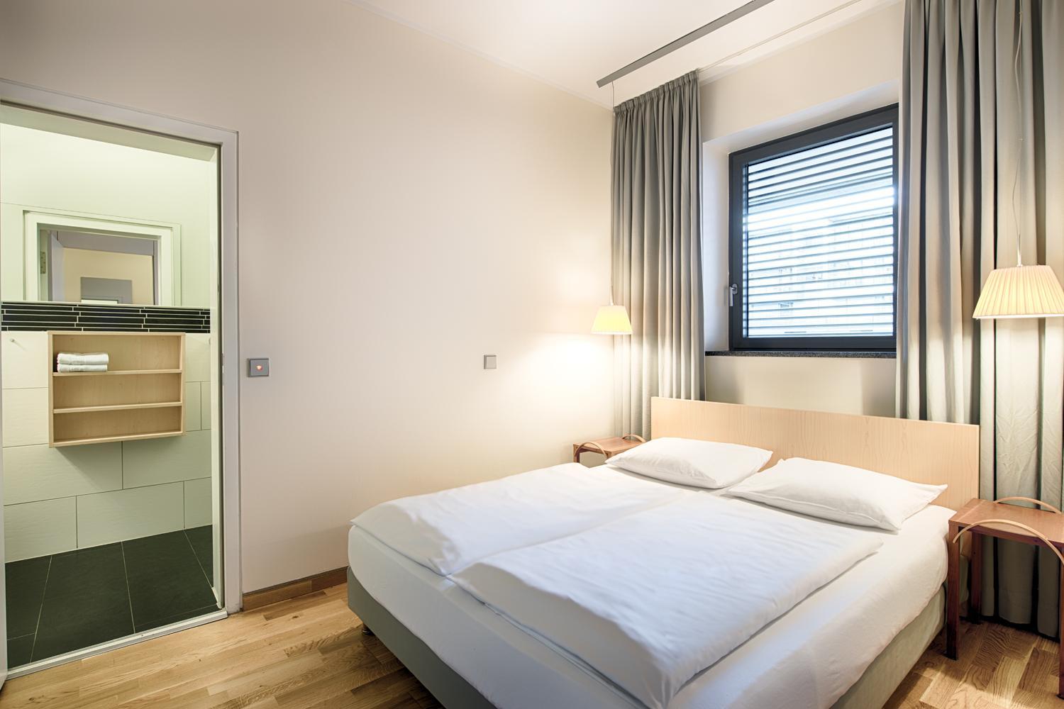 Budget One-Bedroom Apartment thumbnail 6
