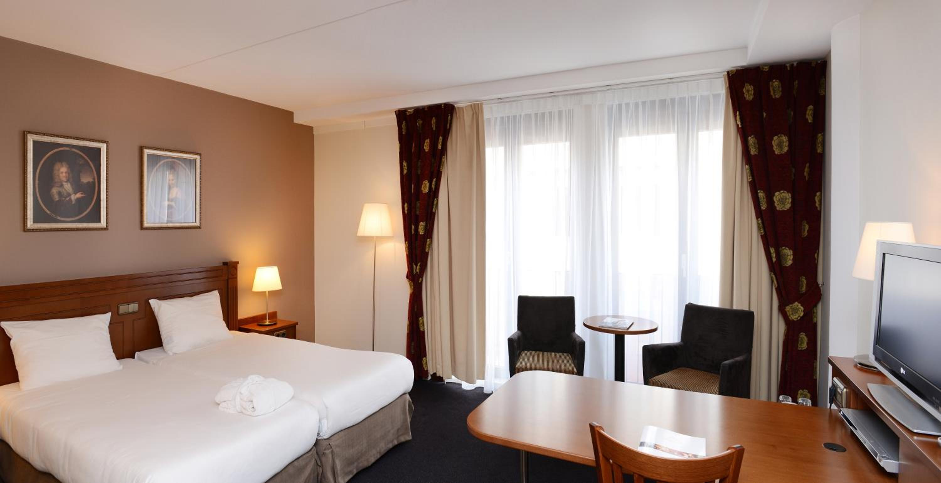 Executive Room - Photo 2