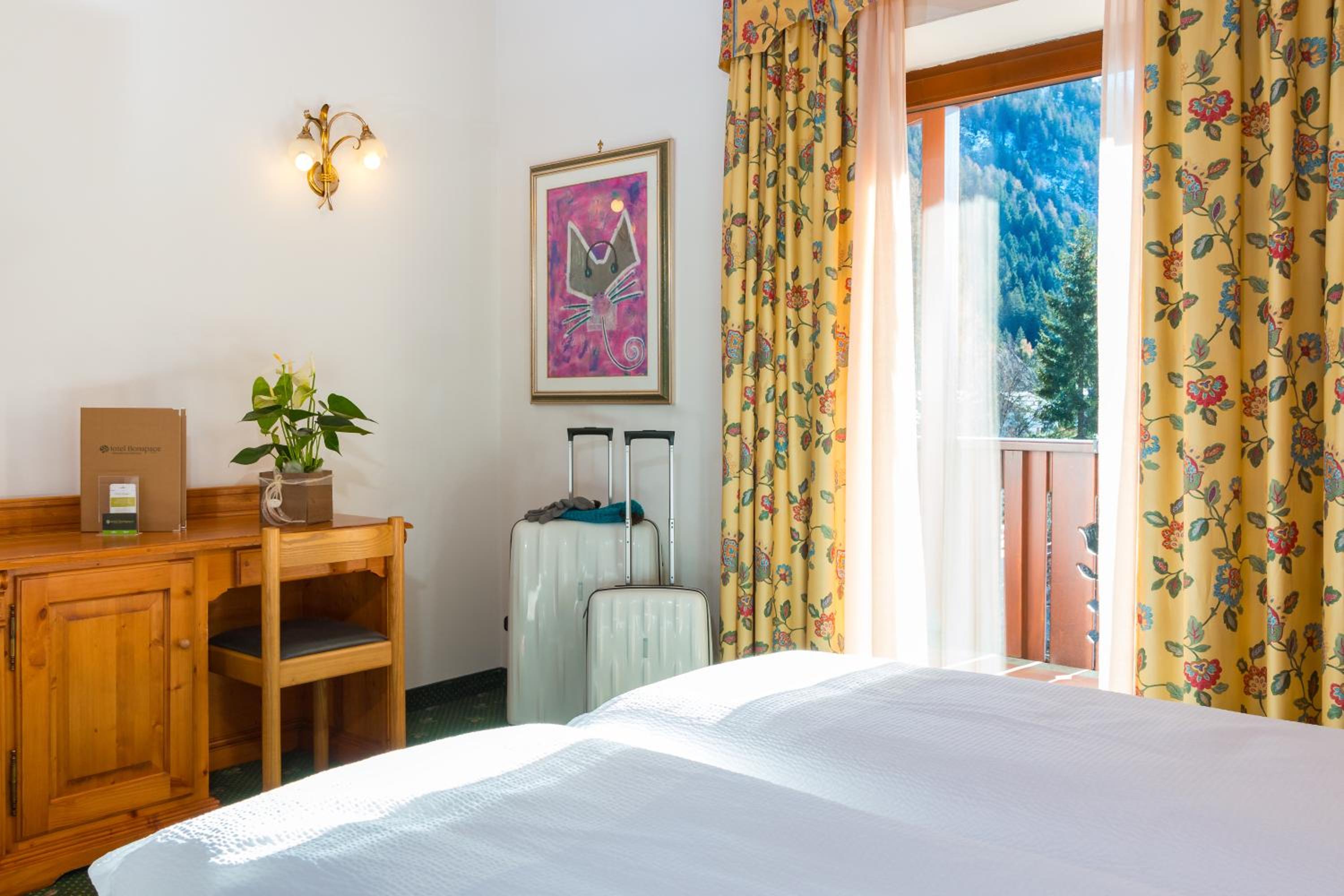 Standard Double or Twin Room - Photo 3