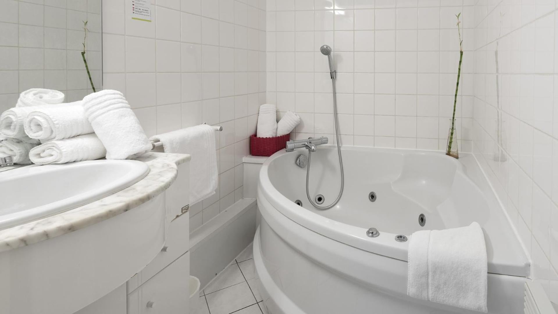 Standard Triple Room - Photo 3