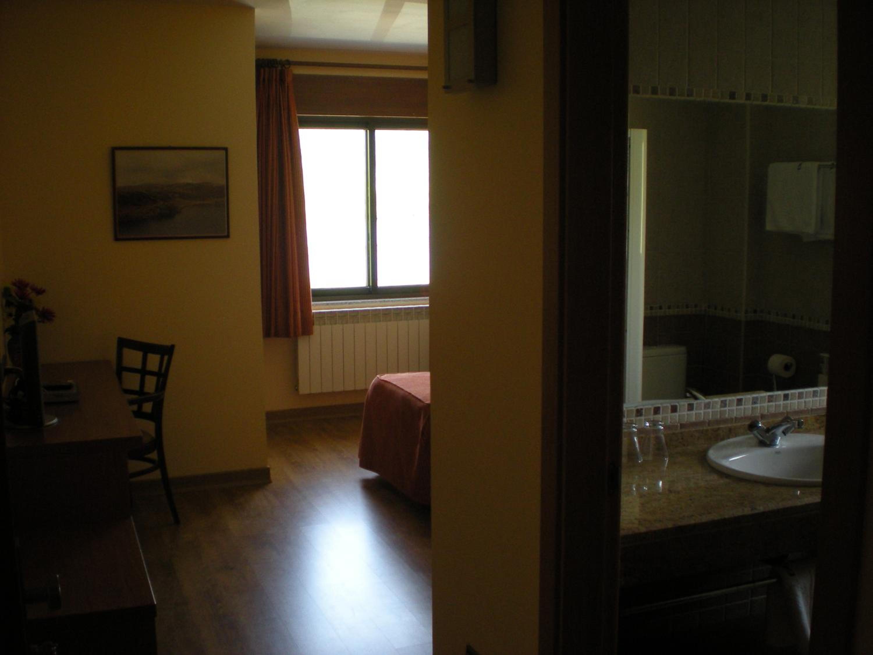 Double Room with Lake View - Photo 1