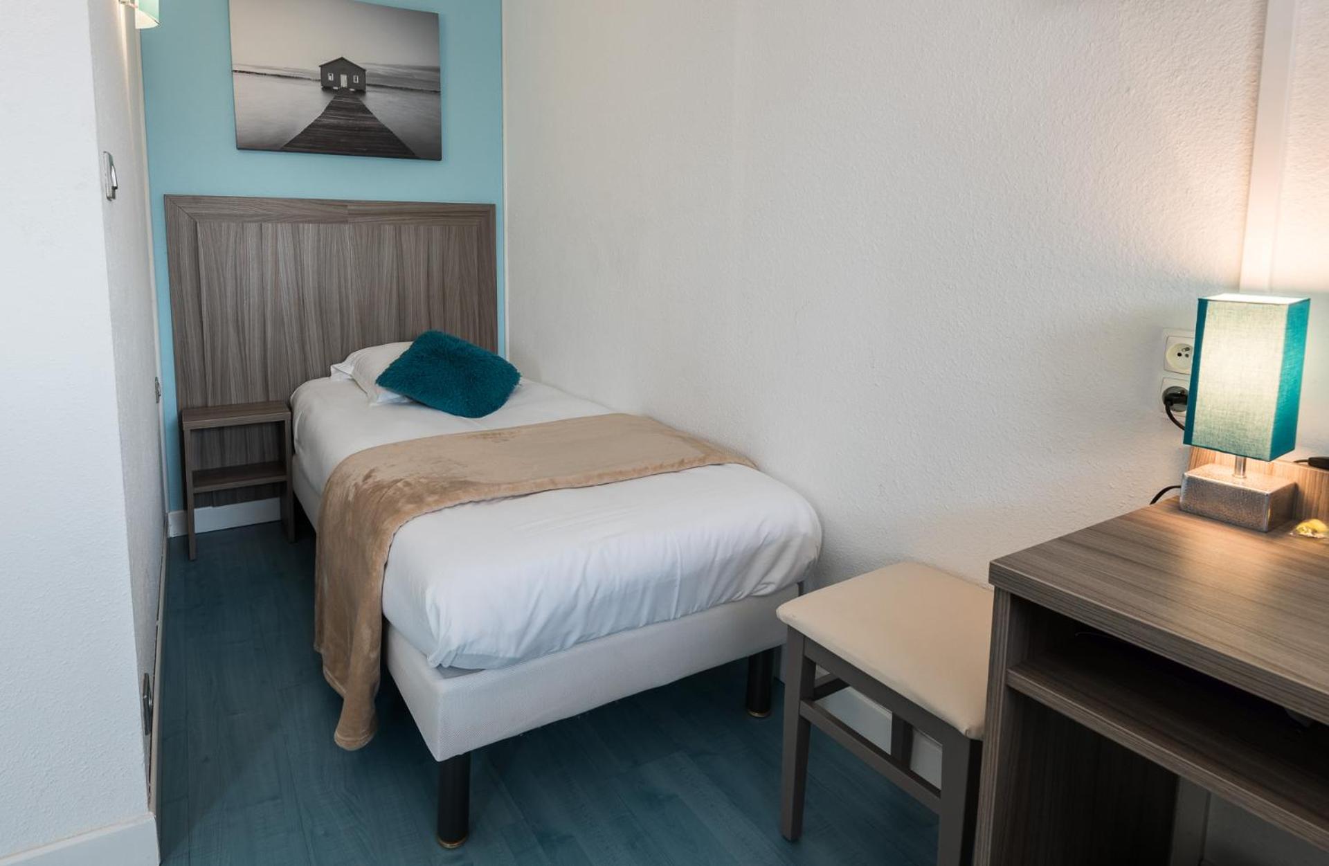 Standard Triple Room - Photo 2