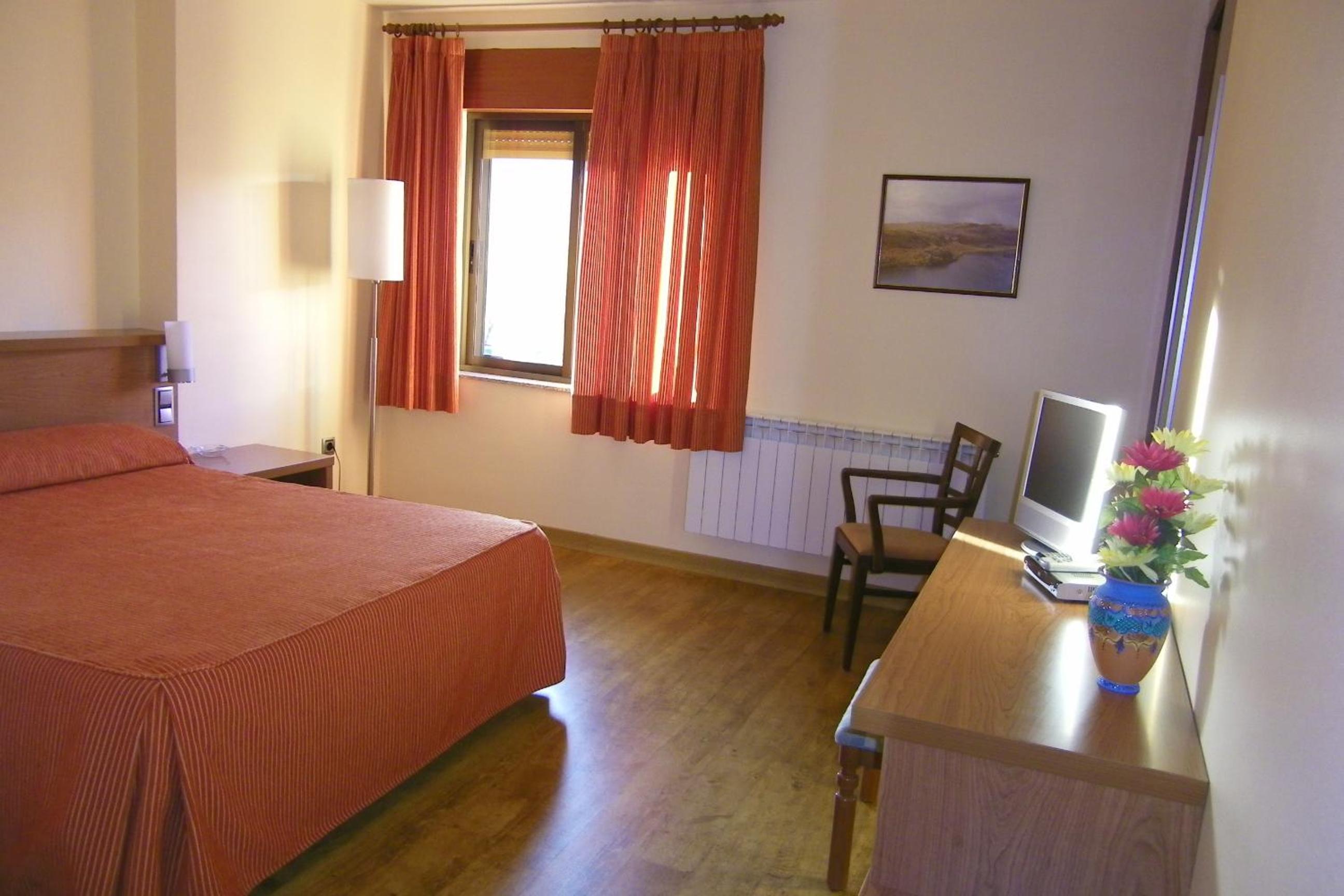 Budget Triple Room - Photo 1