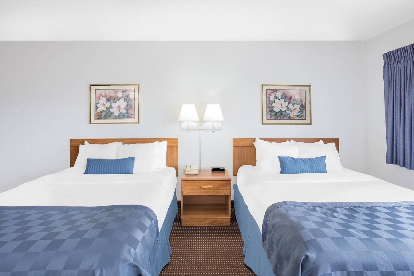 Queen Room with Two Queen Beds and Parking Lot View - Second Floor - Non-Smoking