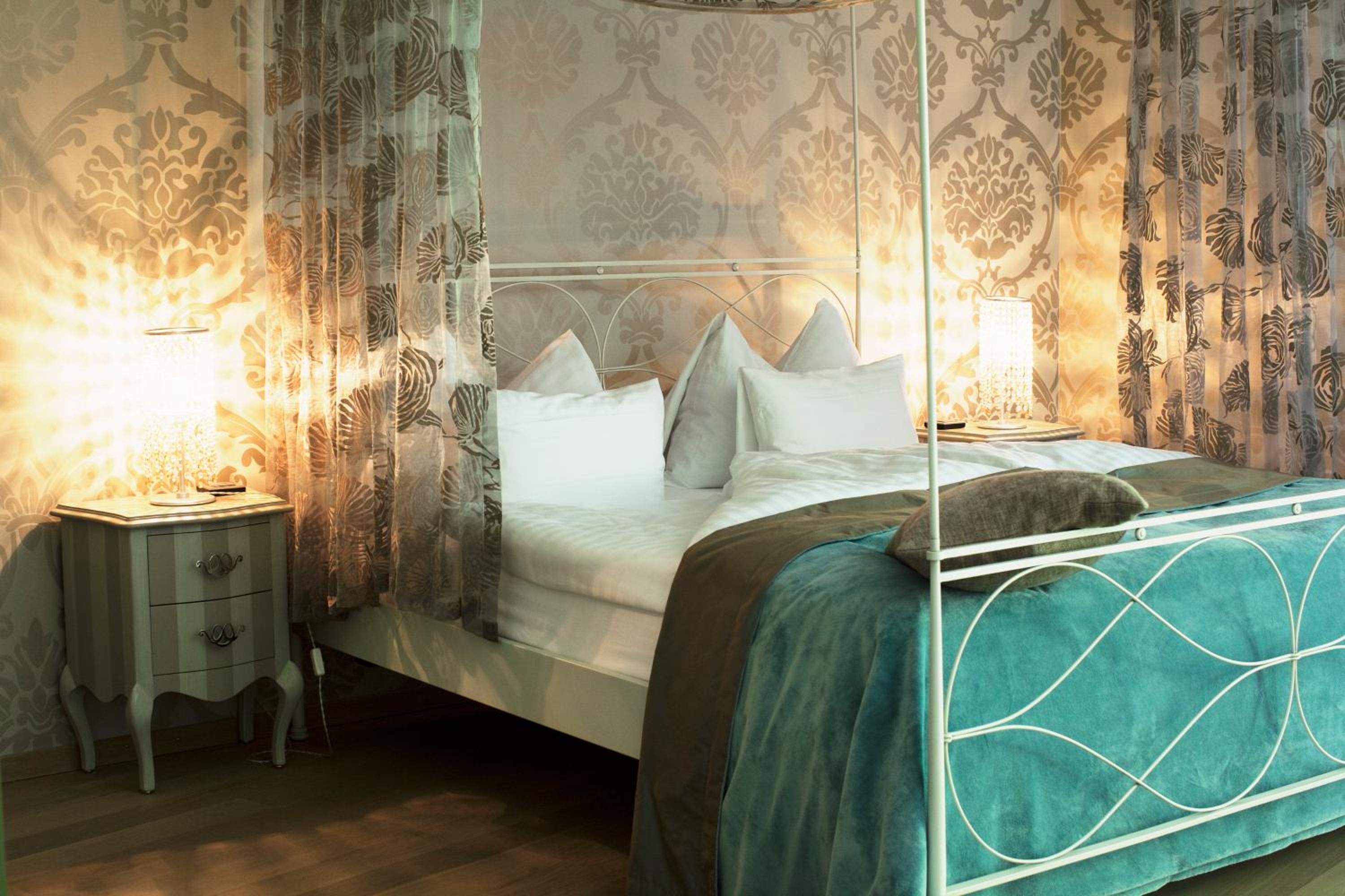 Suite with Spa Bath