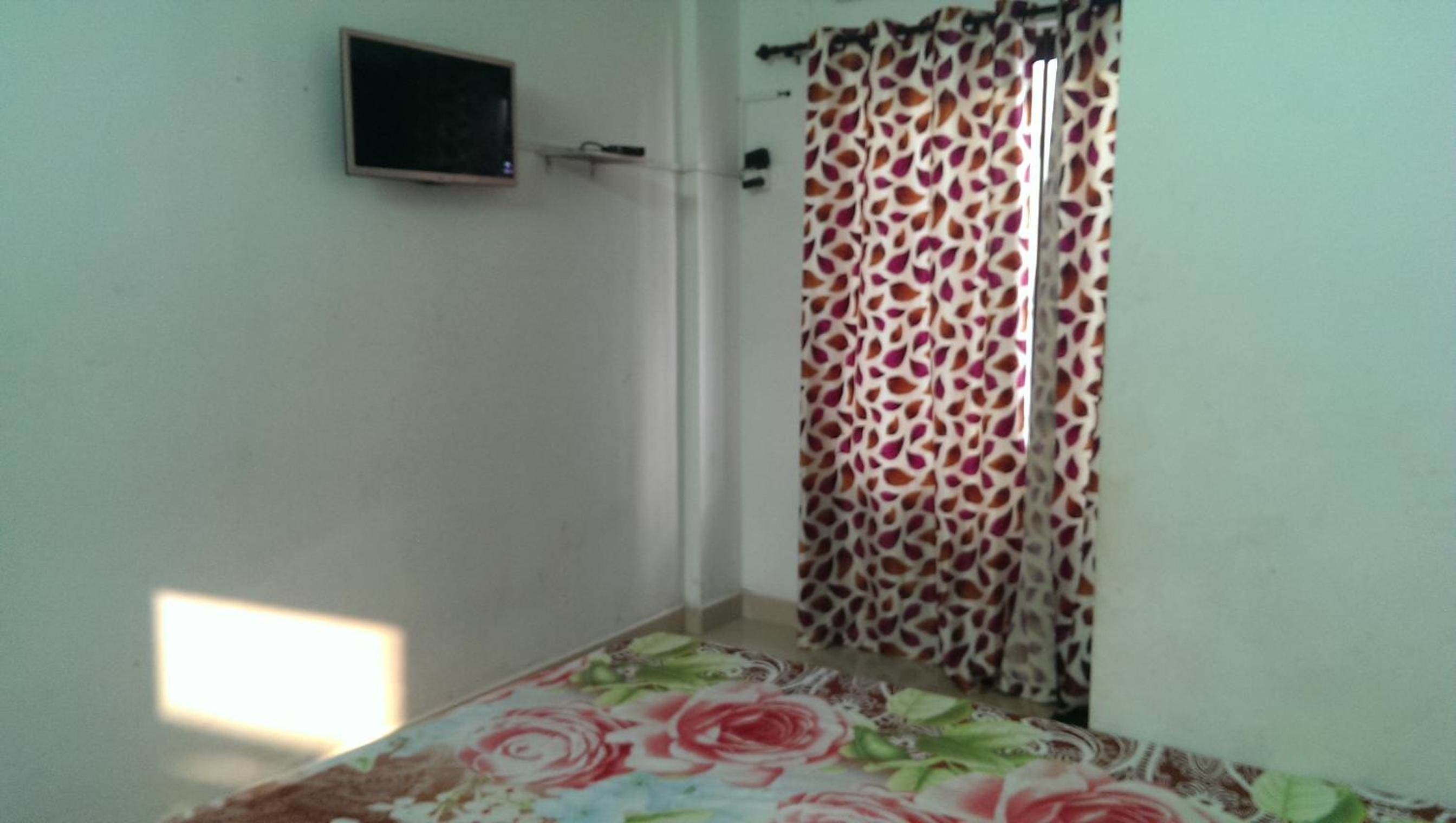 Double Room with Balcony (2 Adults + 1 Child) photo 1