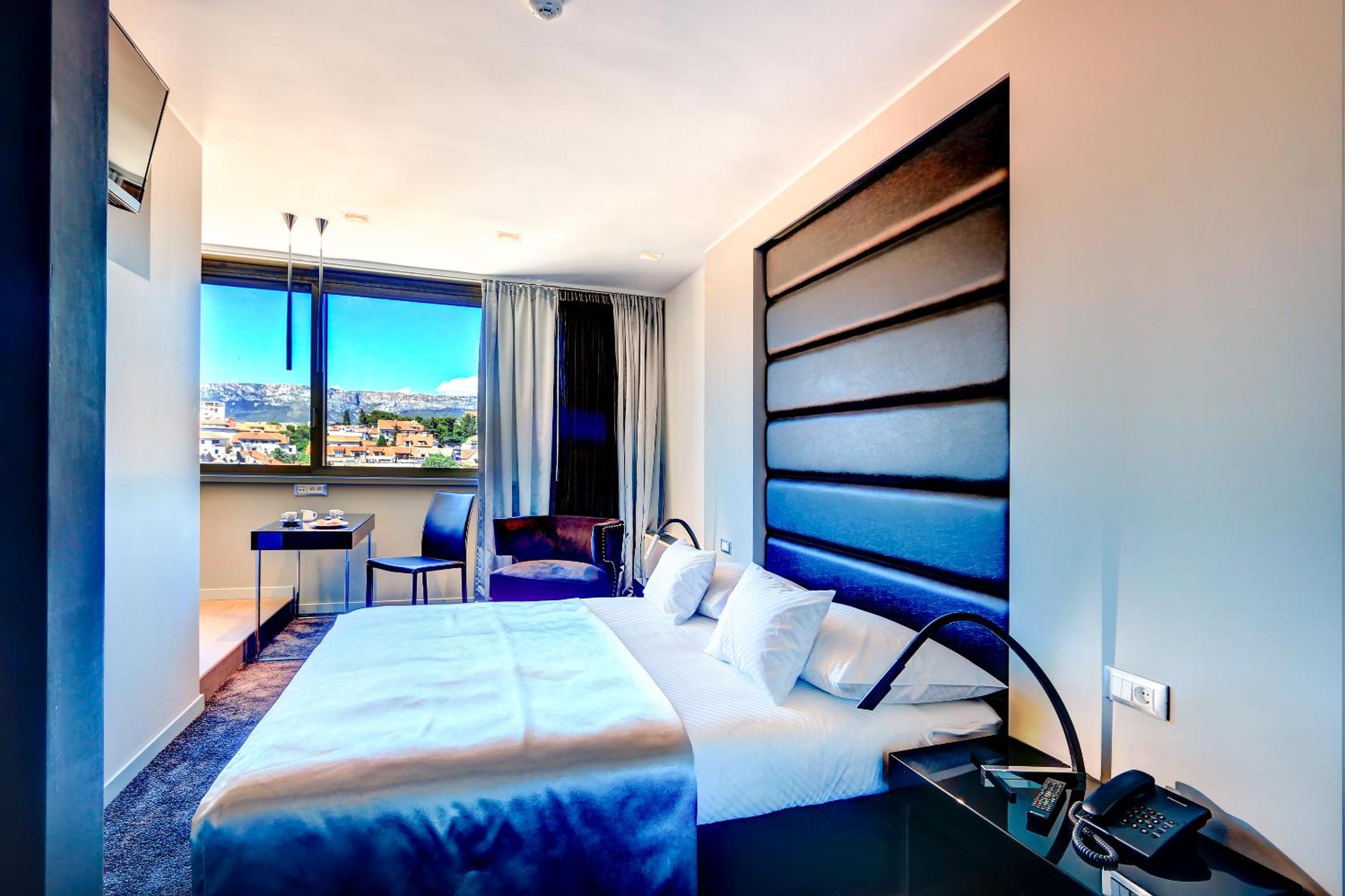 Superior Double Room with City View photo 3