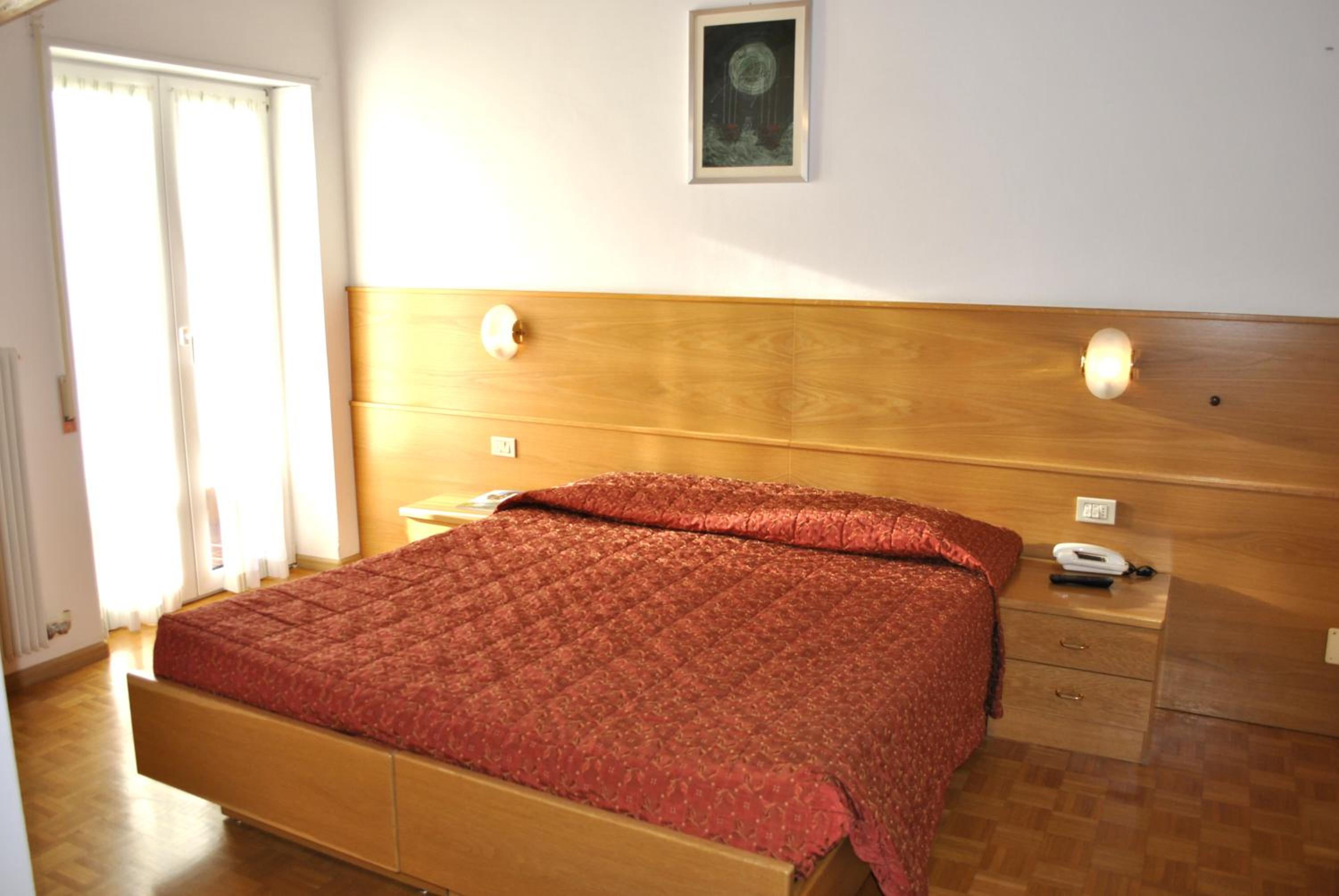 Double or Twin Room photo 3