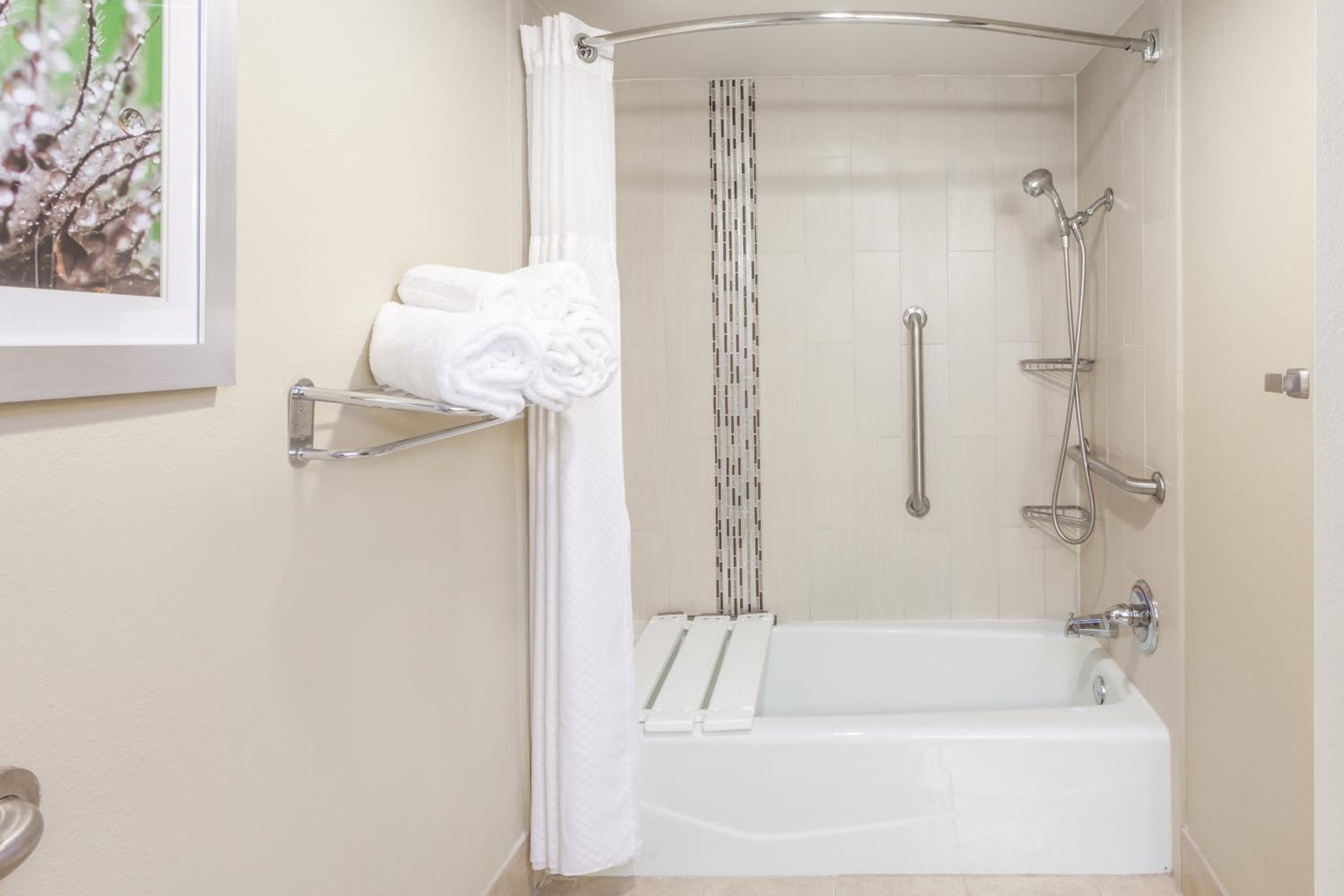 Standard King Room with Mobility Accessible Tub