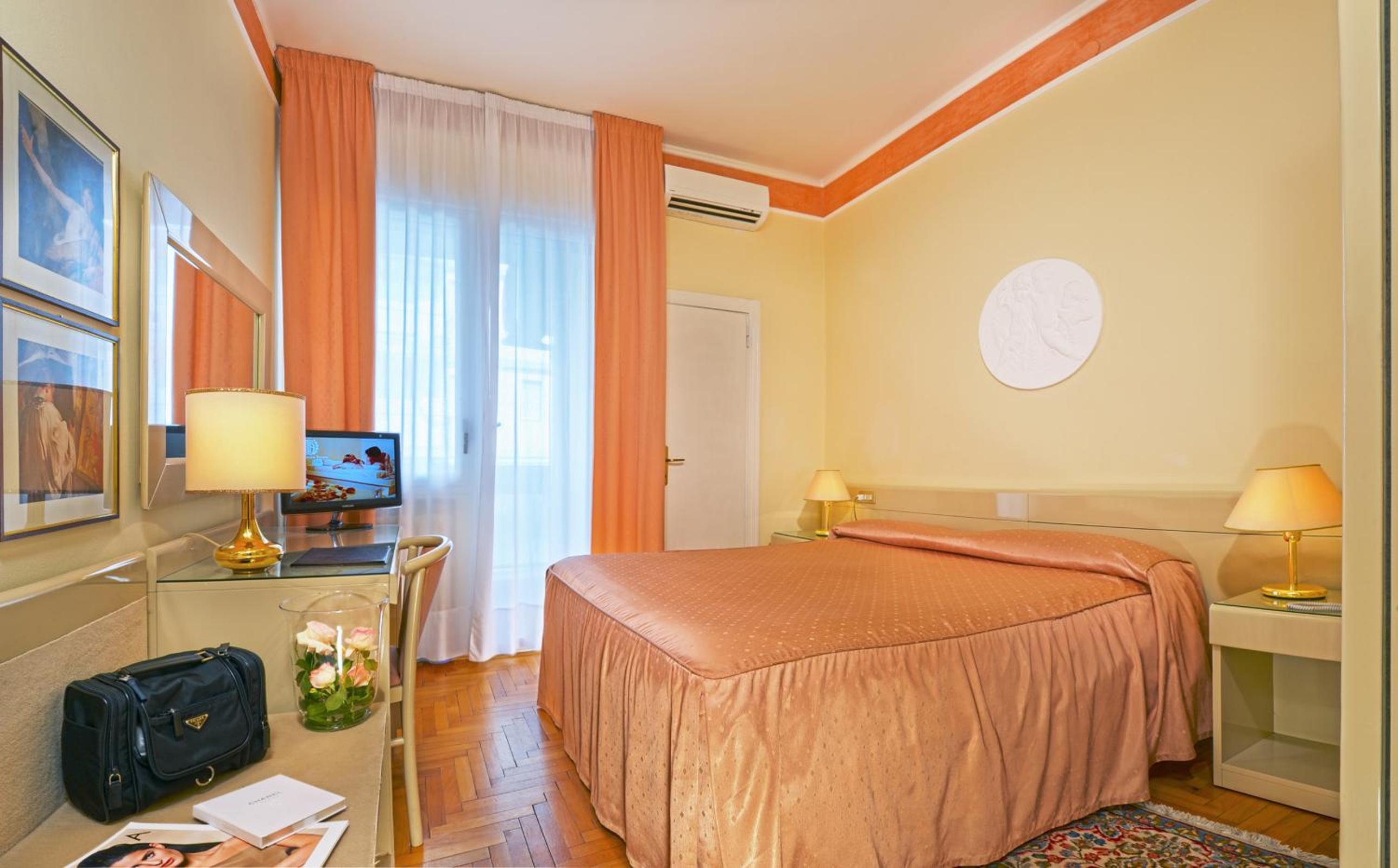 Small Double Room photo 3