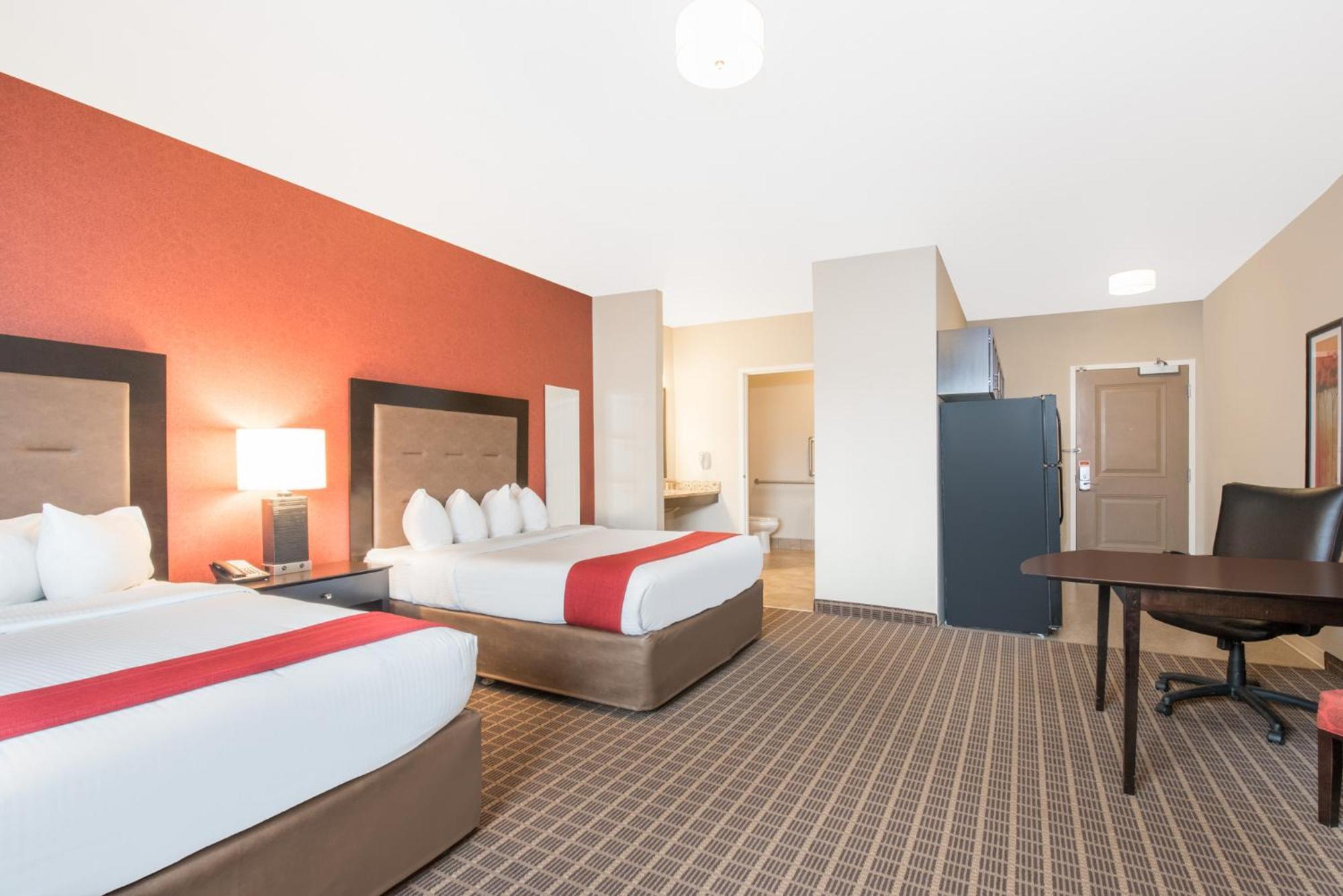 Studio Suite with Two Queen Beds and Roll-In Shower - Mobility Access/Non-Smoking