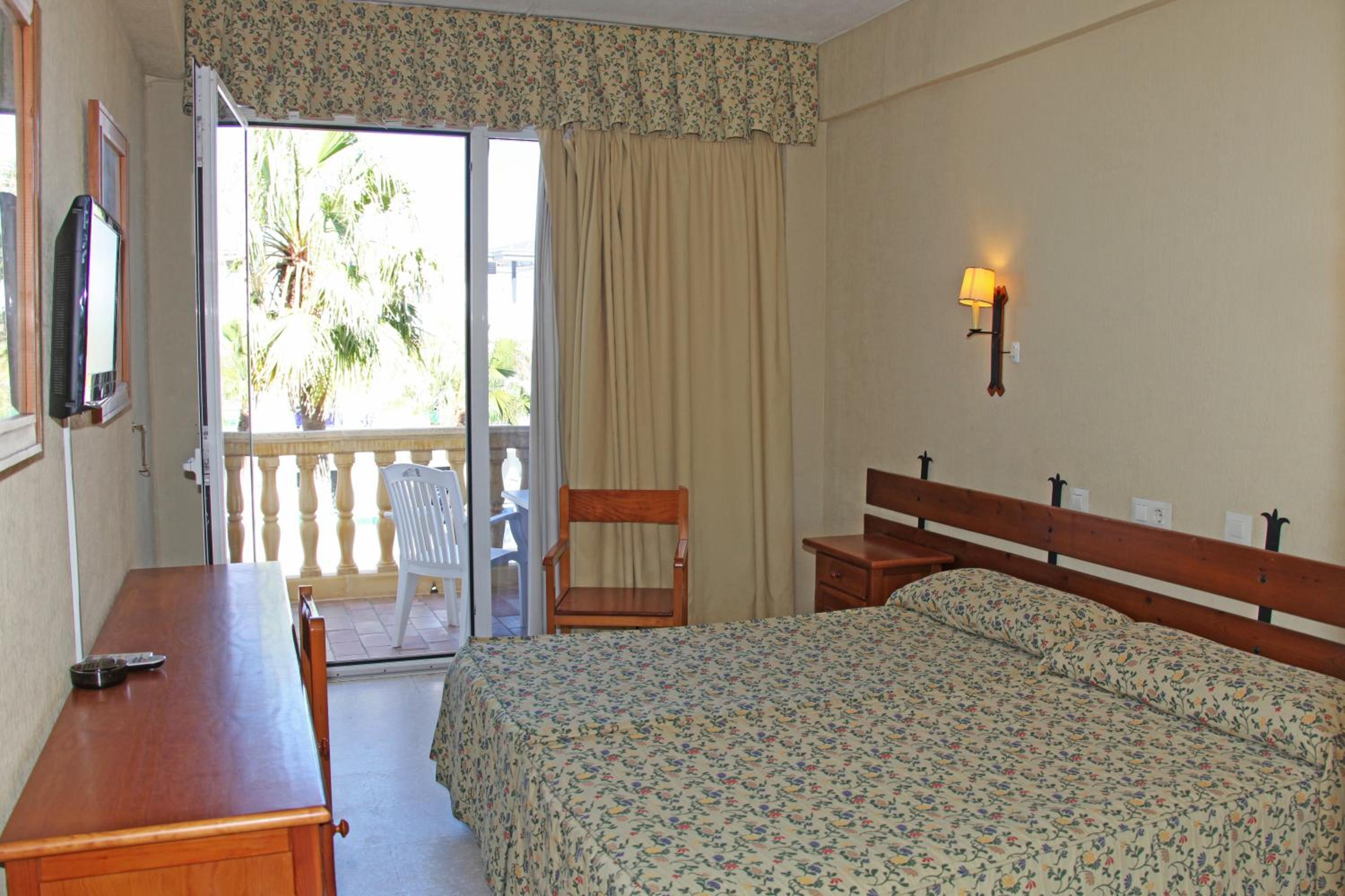 Double Room - Photo 7