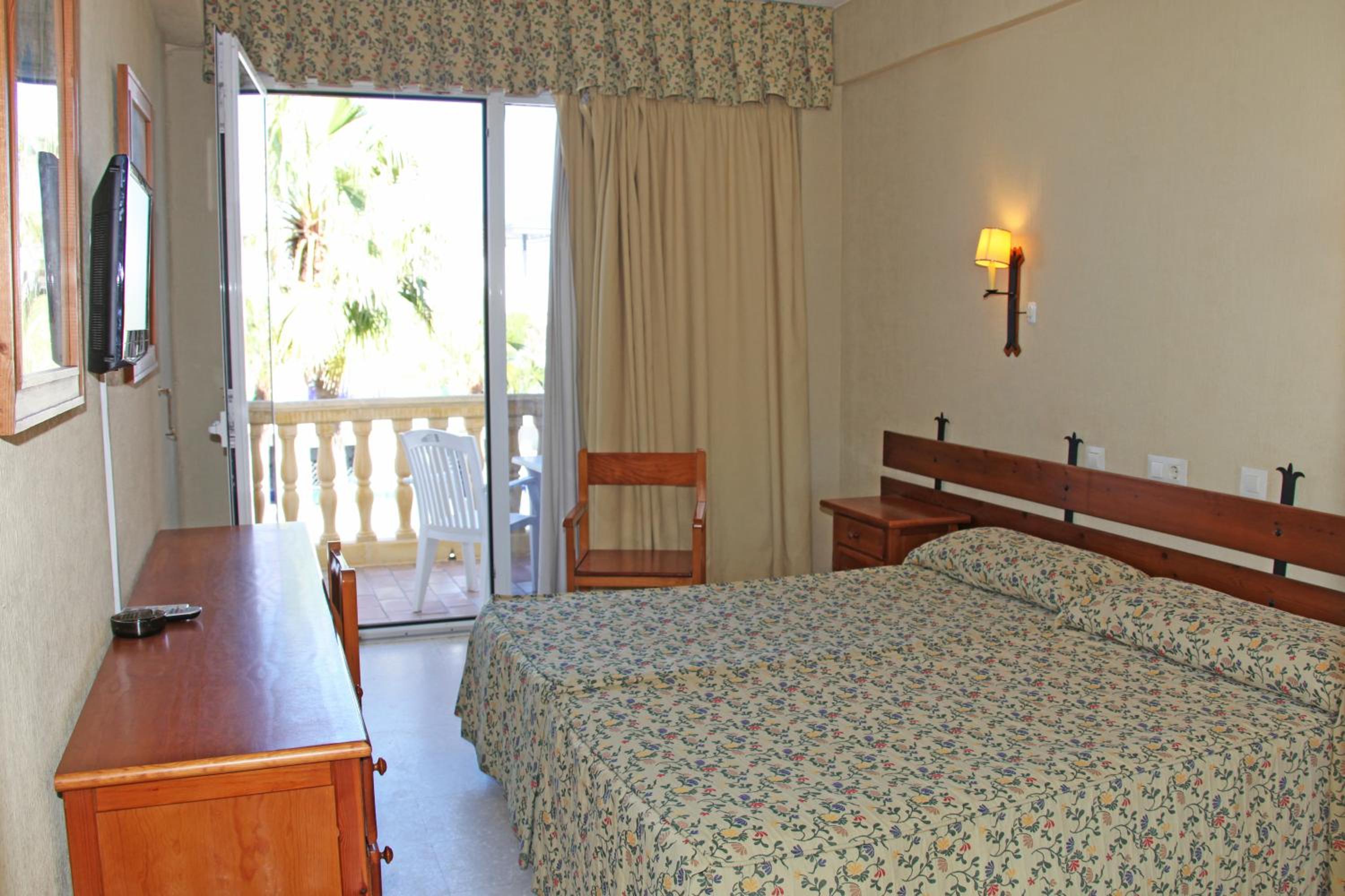 Double Room - Photo 8