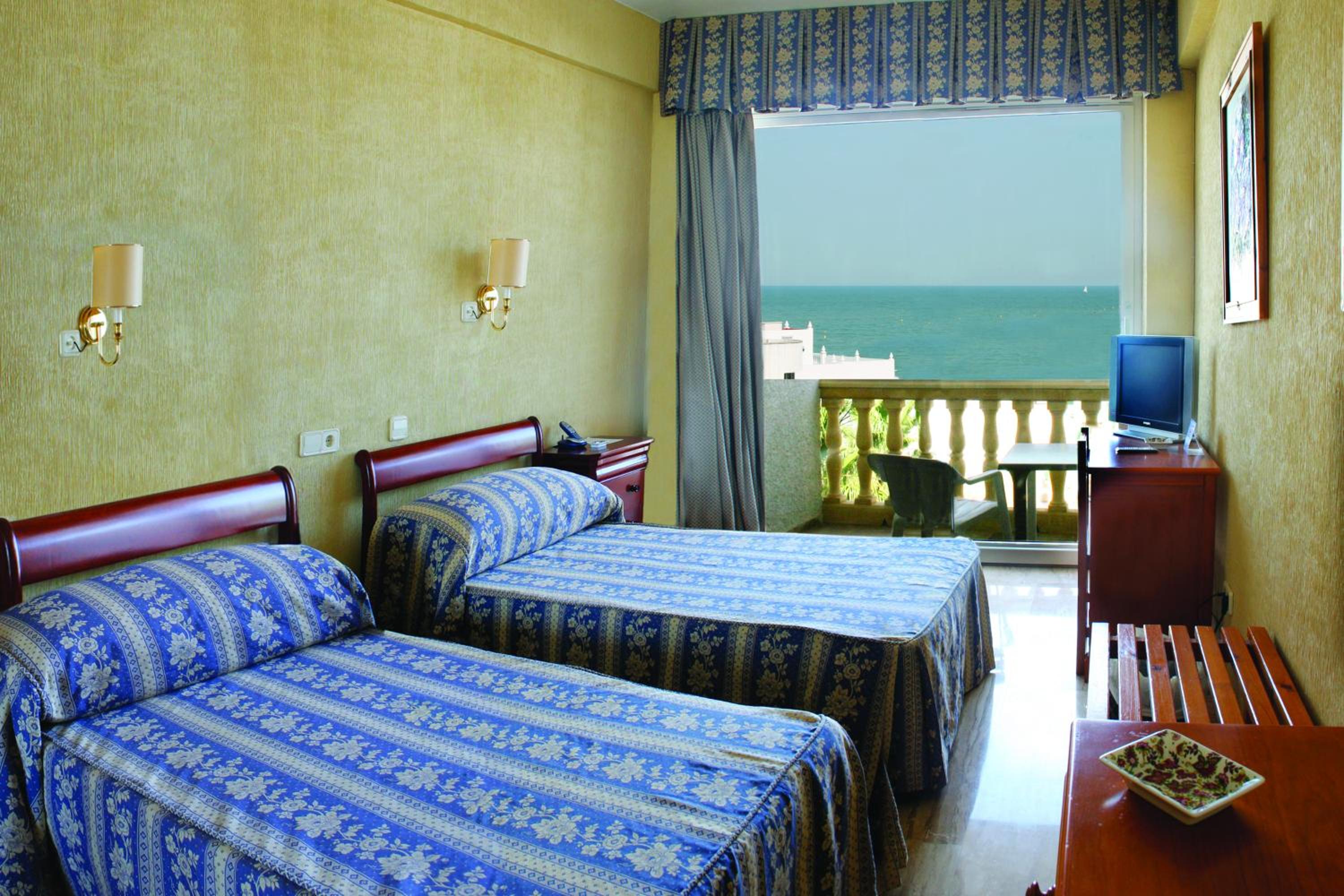 Double Room - Photo 10