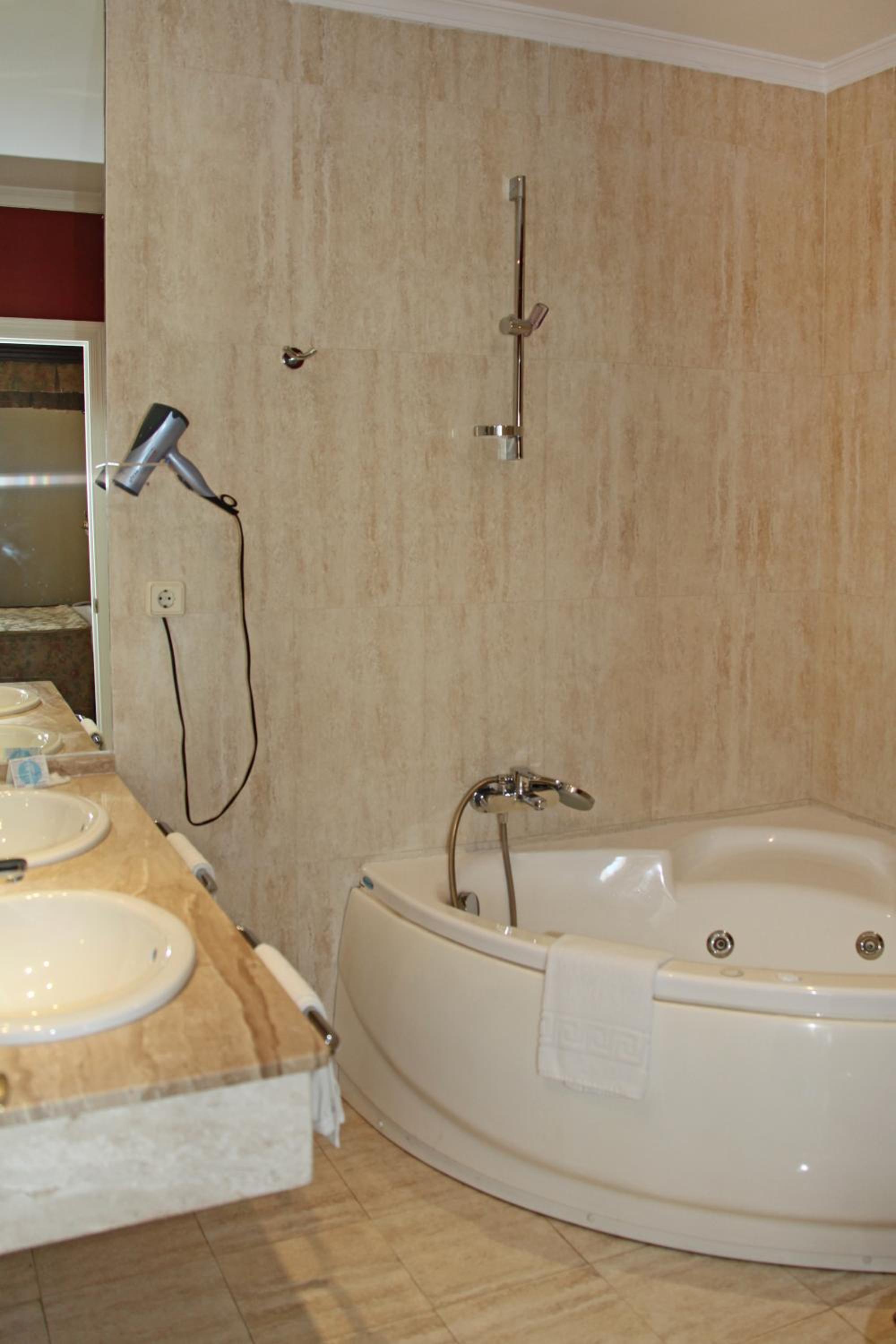 Double Room - Photo 2