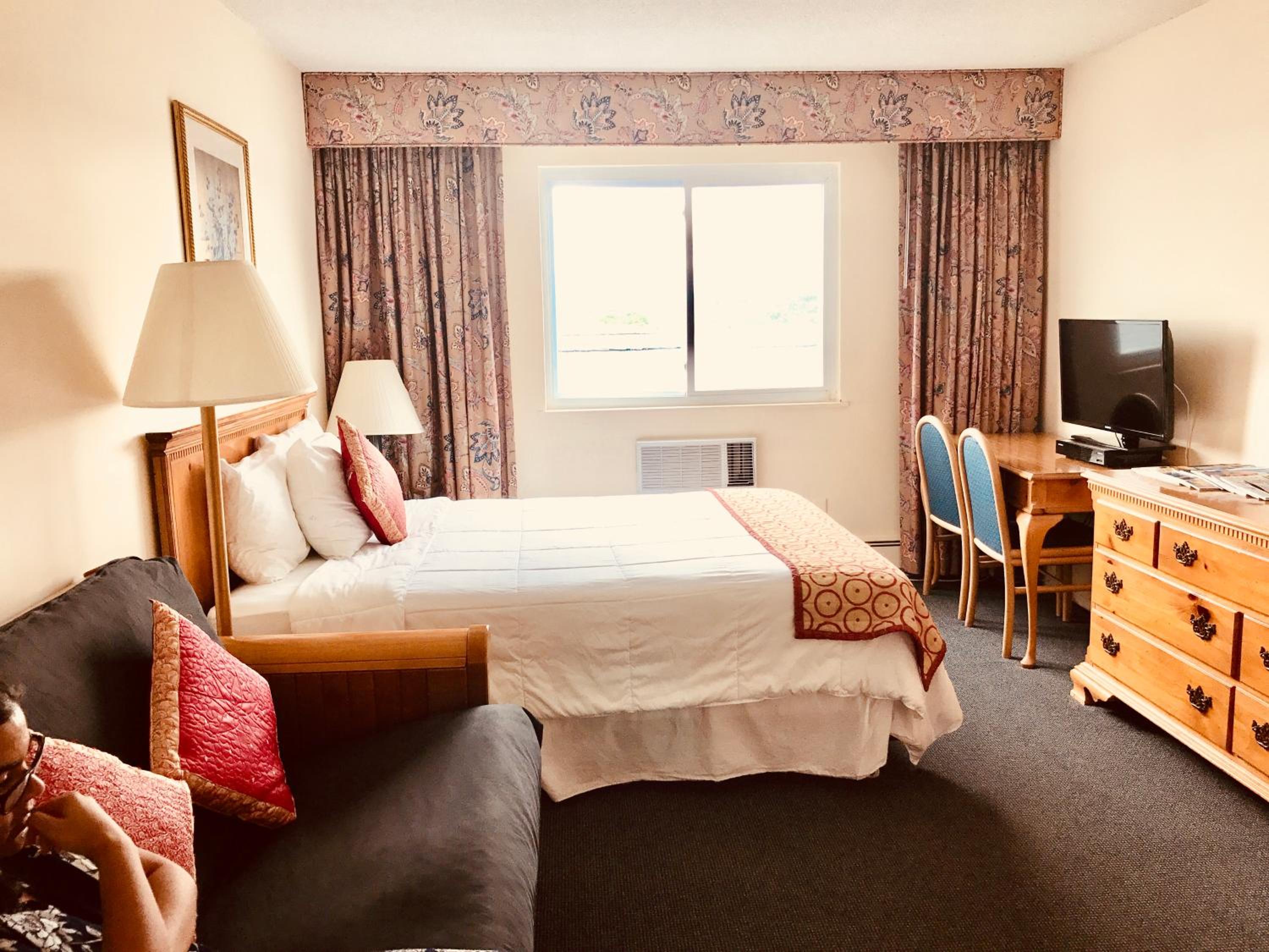 Standard Queen Room photo 2