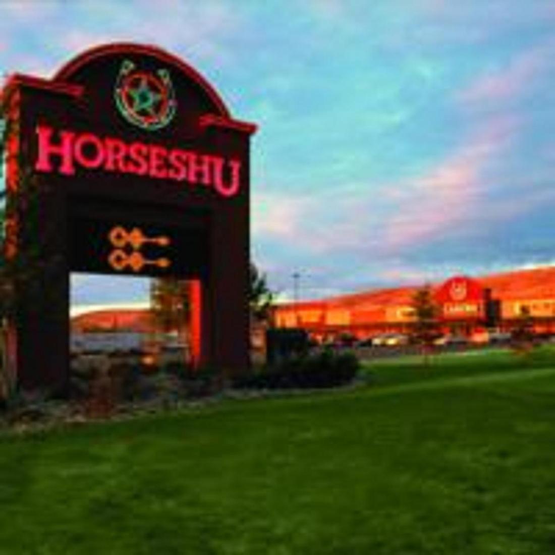 Horseshu Hotel Two Queen - Across the Street from Cactus Petes Resort Casino (No Resort Fee) photo 2