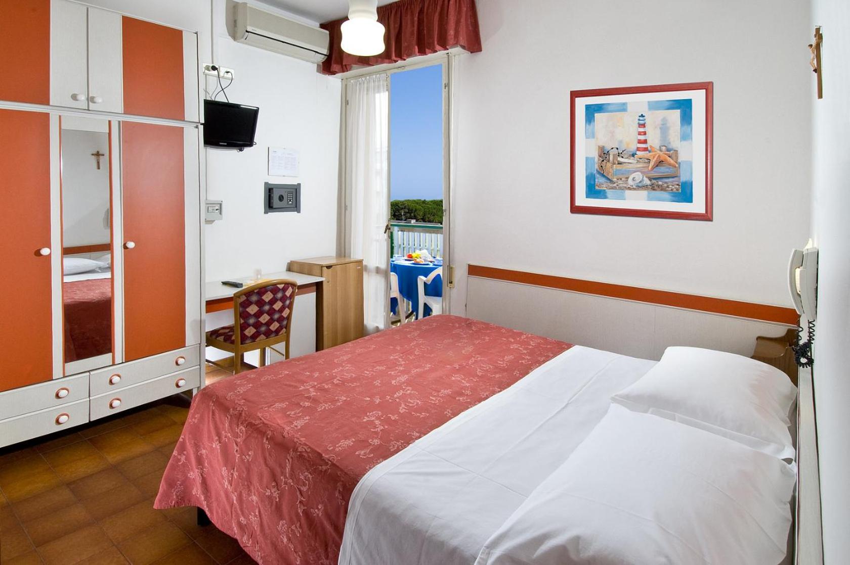 Economy Double or Twin Room photo 1