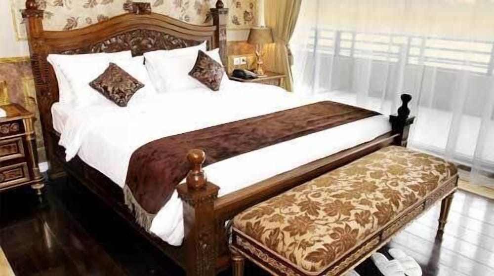 Deluxe Room - Photo 2