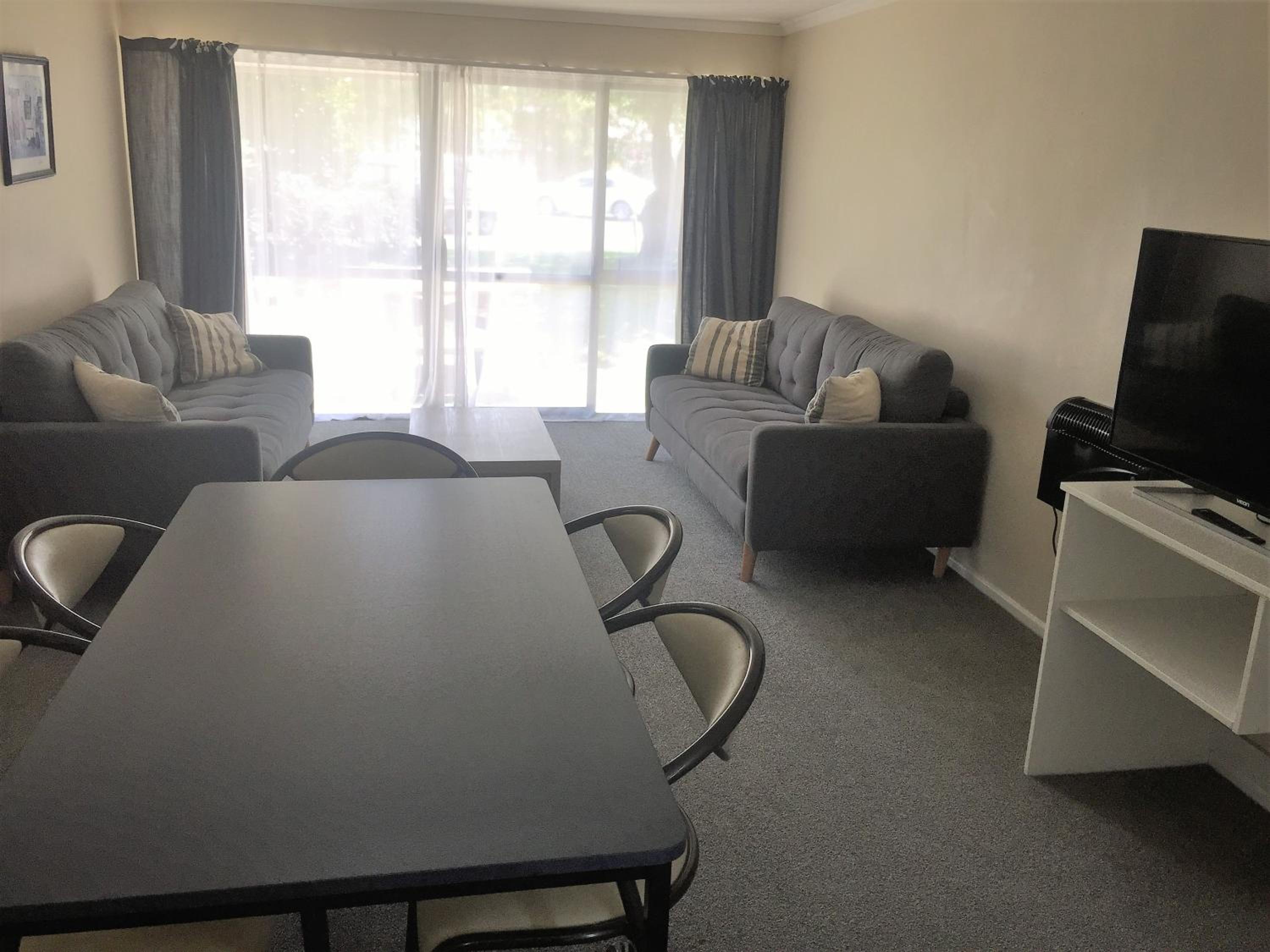 Deluxe Two Bedroom Apartment - Photo 4
