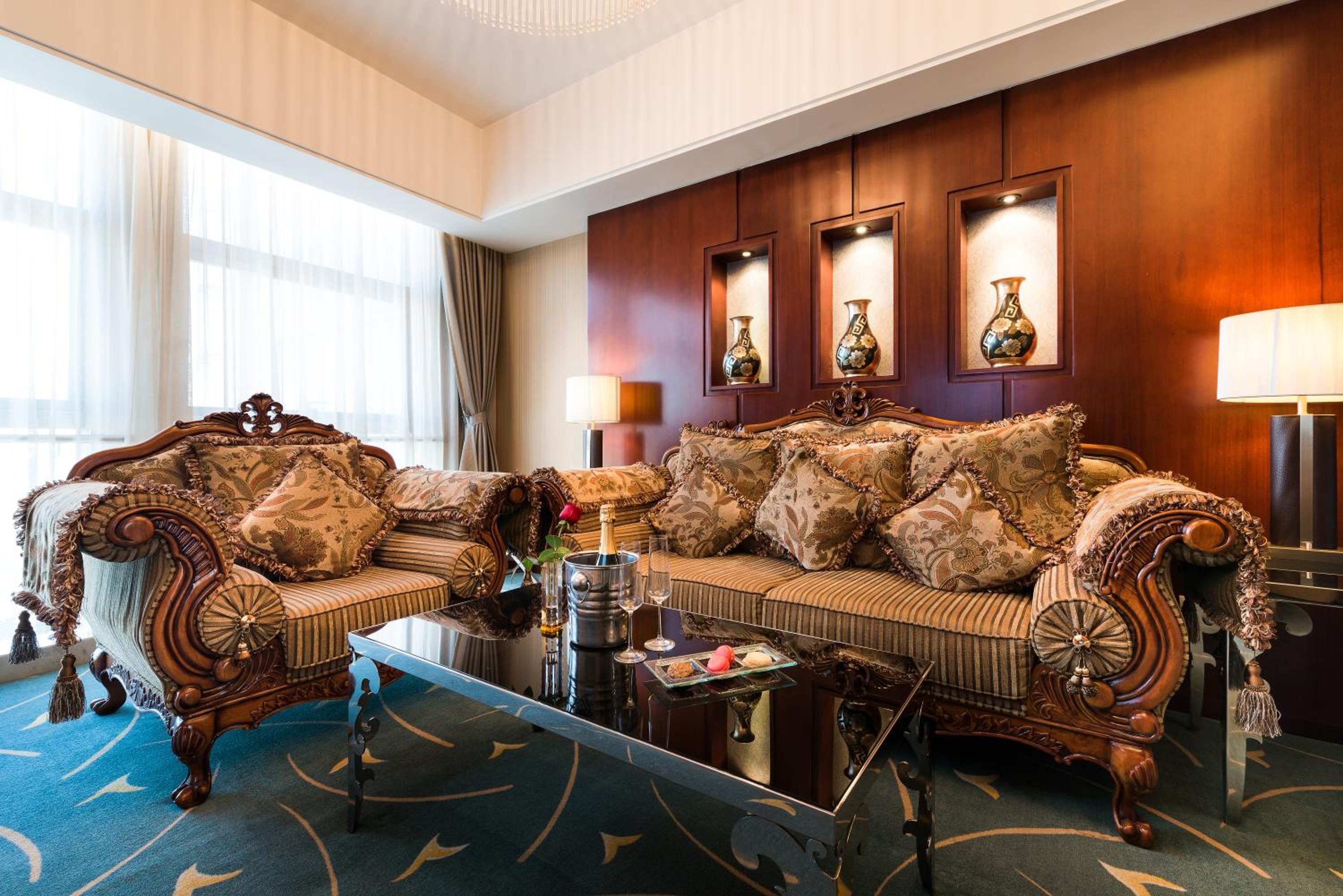 Deluxe Suite, Lounge Access, 1 King Size Bedroom and 1 Living Room, High Floor  - Photo 2