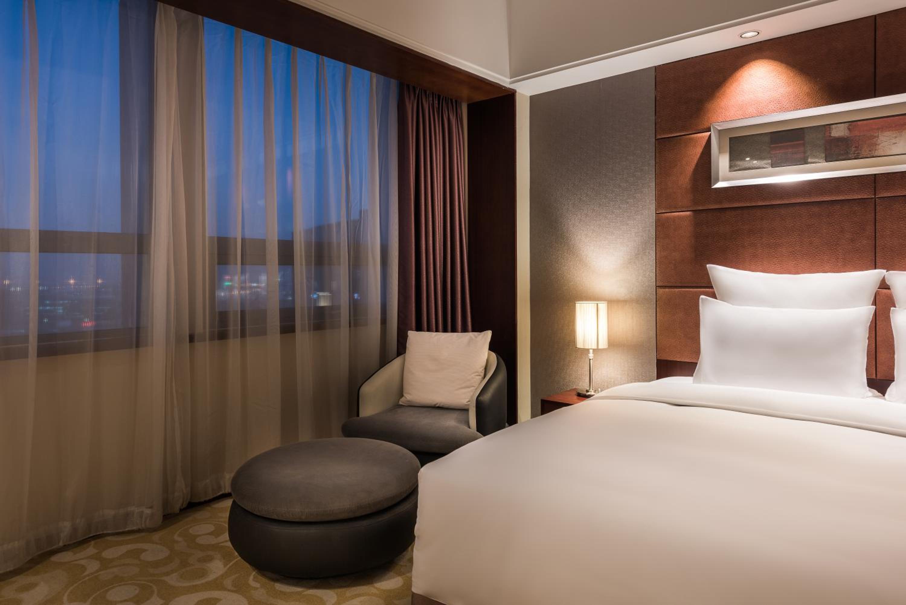 Deluxe Suite, Lounge Access, 1 King Size Bedroom and 1 Living Room, High Floor  - Photo 5