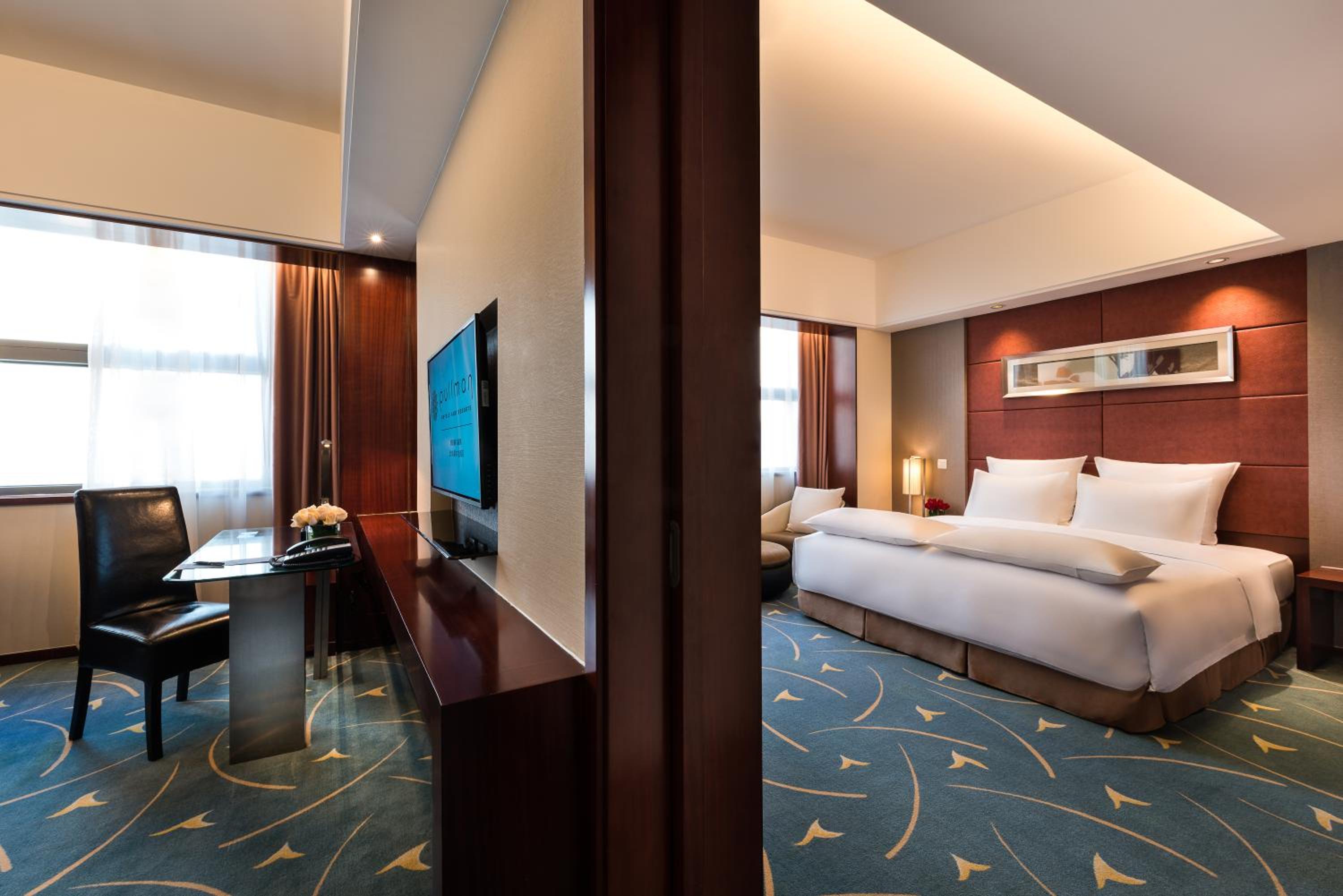 Deluxe Suite, Lounge Access, 1 King Size Bedroom and 1 Living Room, High Floor  - Photo 1